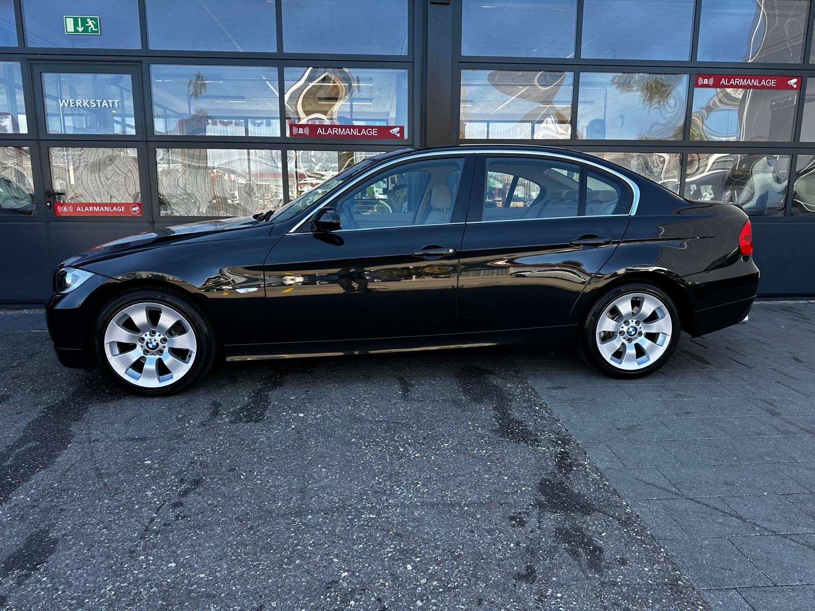 BMW 325xi Steptronic 33'000 KM!-image-3