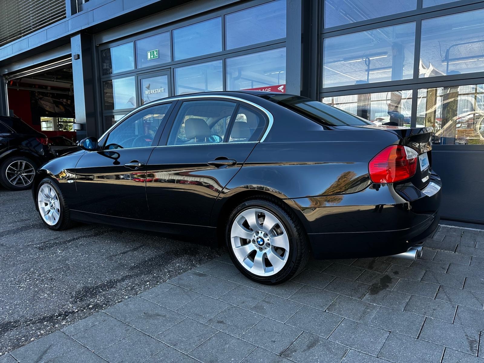 BMW 325xi Steptronic 33'000 KM!-image-4
