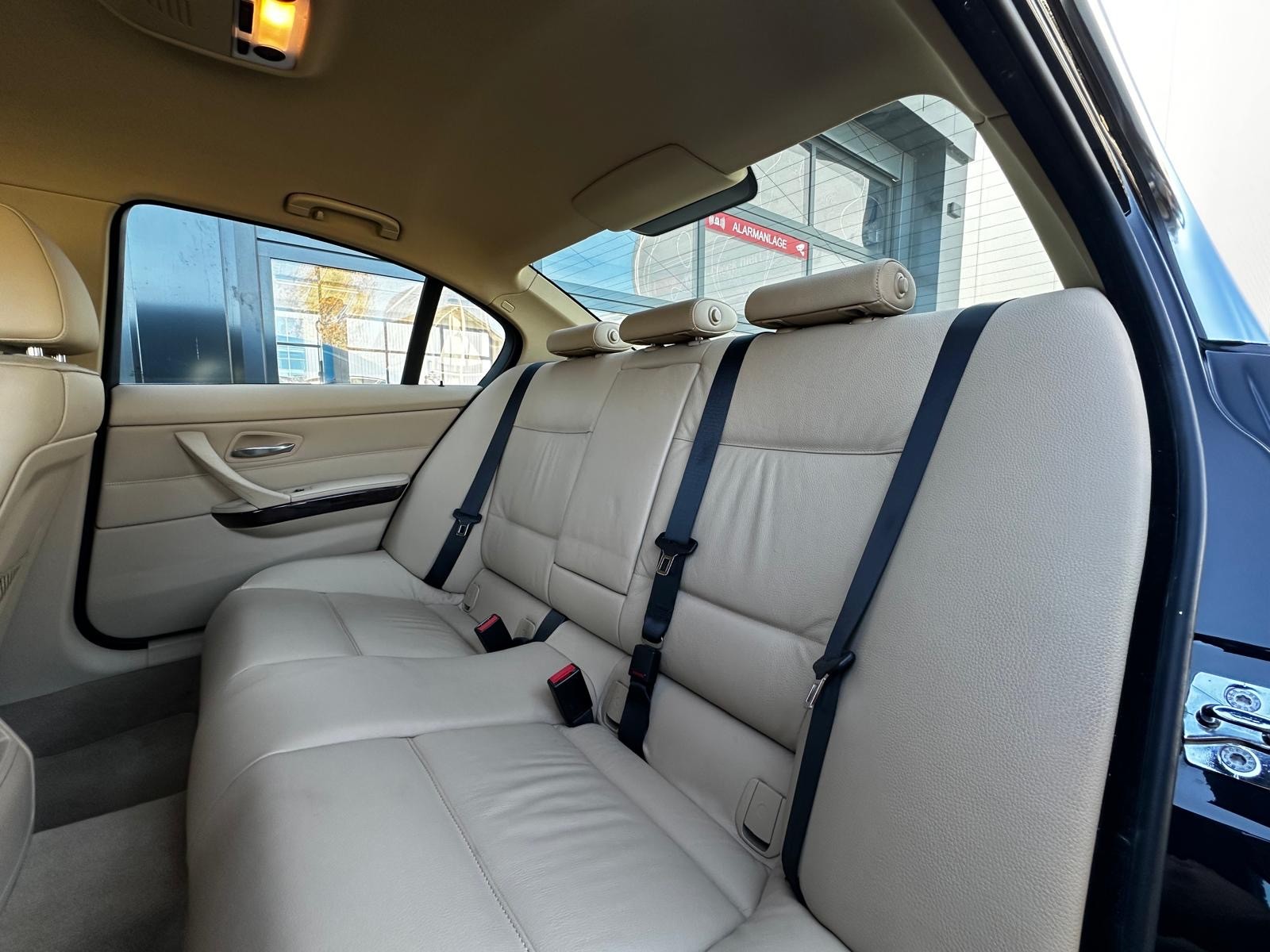 BMW 325xi Steptronic 33'000 KM!-image-12