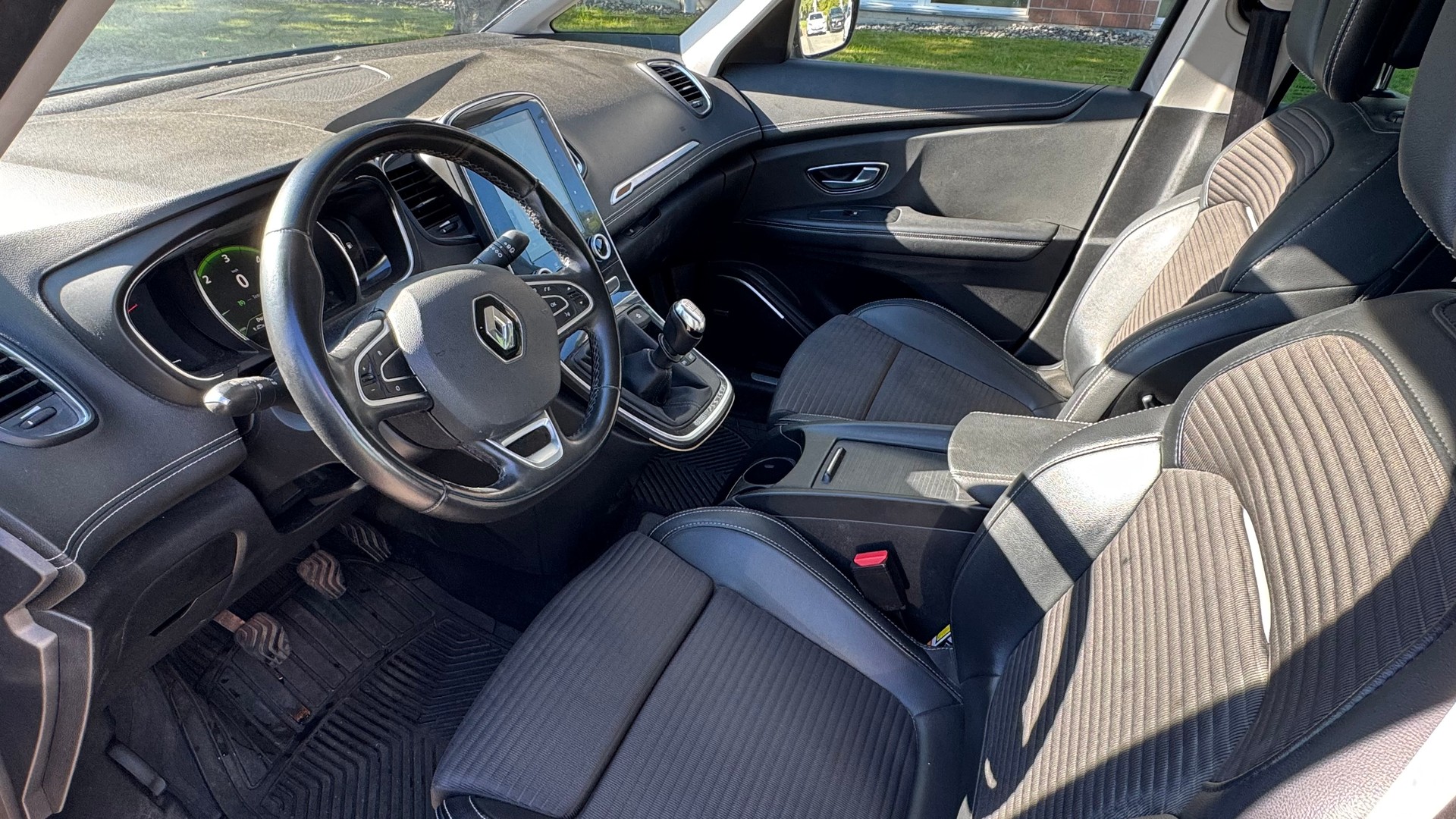 RENAULT Grand Scénic 1.5 dCi Hybrid Assist Bose-image-5