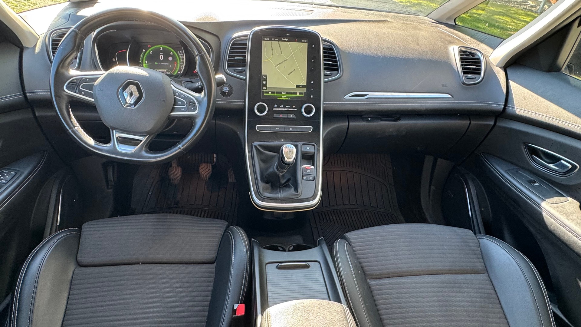 RENAULT Grand Scénic 1.5 dCi Hybrid Assist Bose-image-9