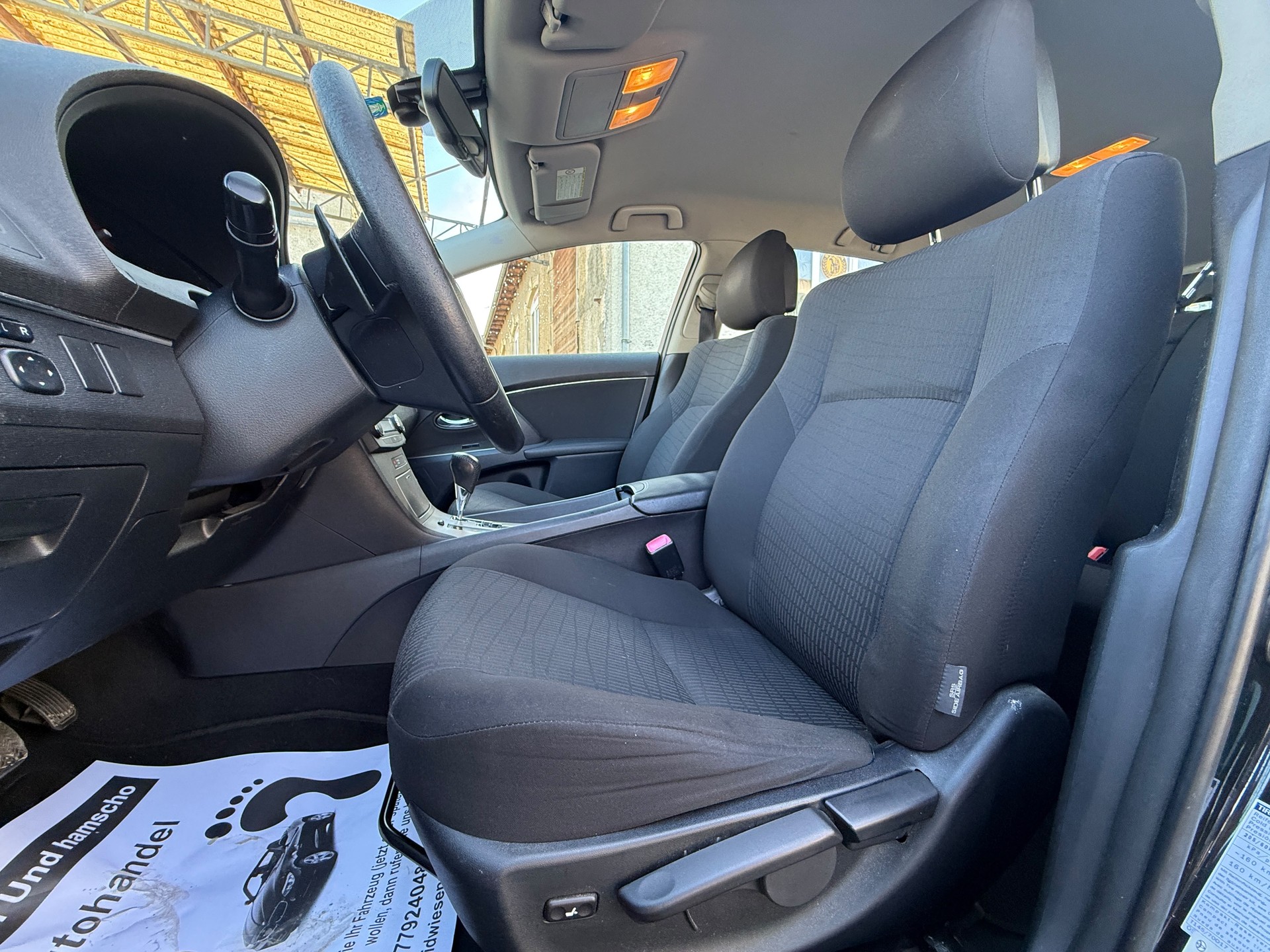 TOYOTA Avensis SW 2.0 Linea Luna Multidrive-image-9