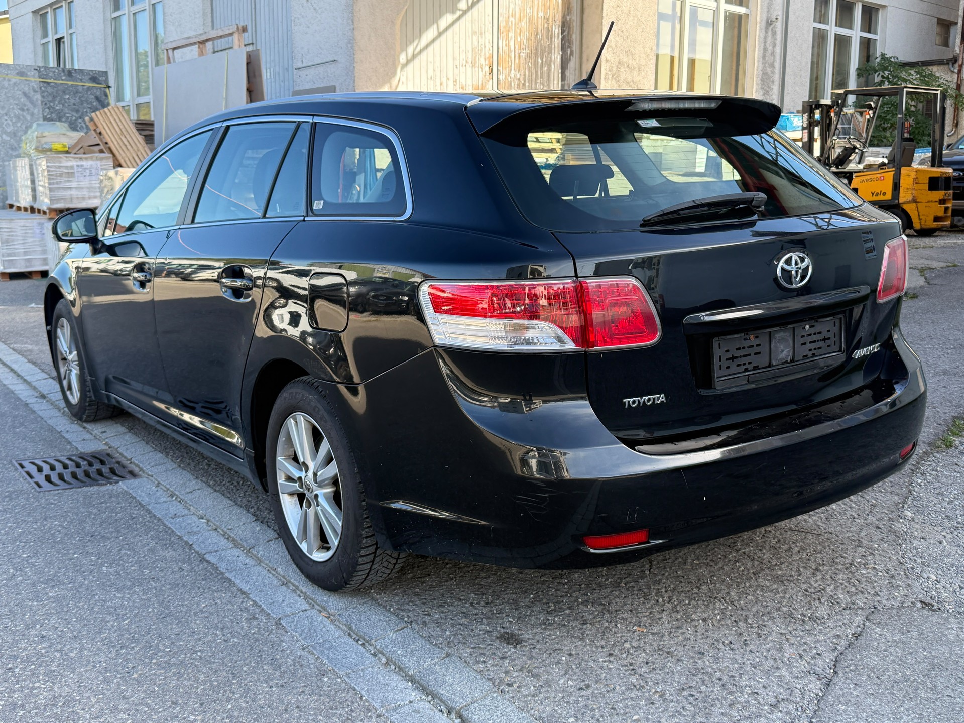 TOYOTA Avensis SW 2.0 Linea Luna Multidrive-image-4