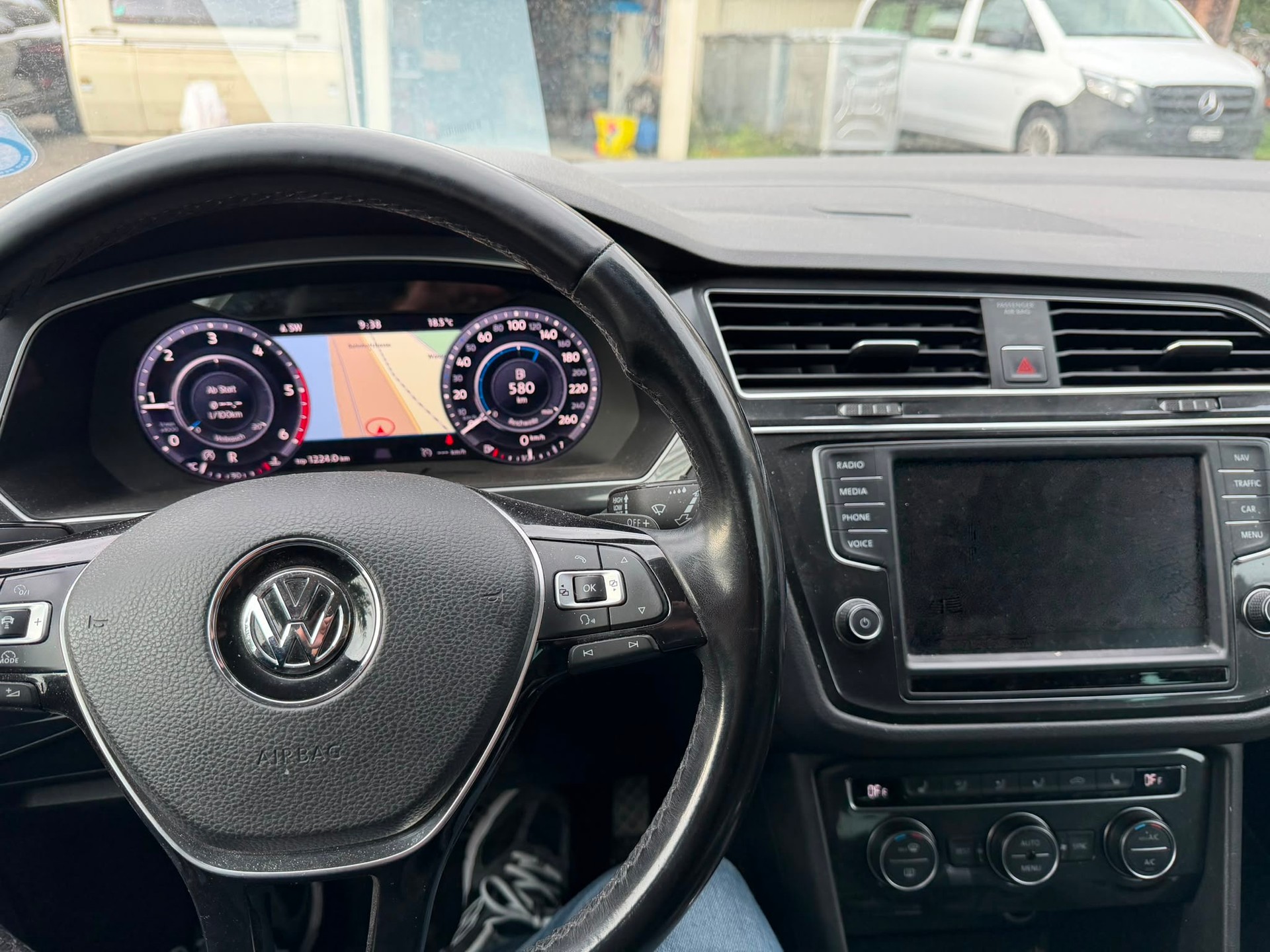 VW Tiguan 2.0 TDI SCR Comfortline 4Motion DSG-image-10
