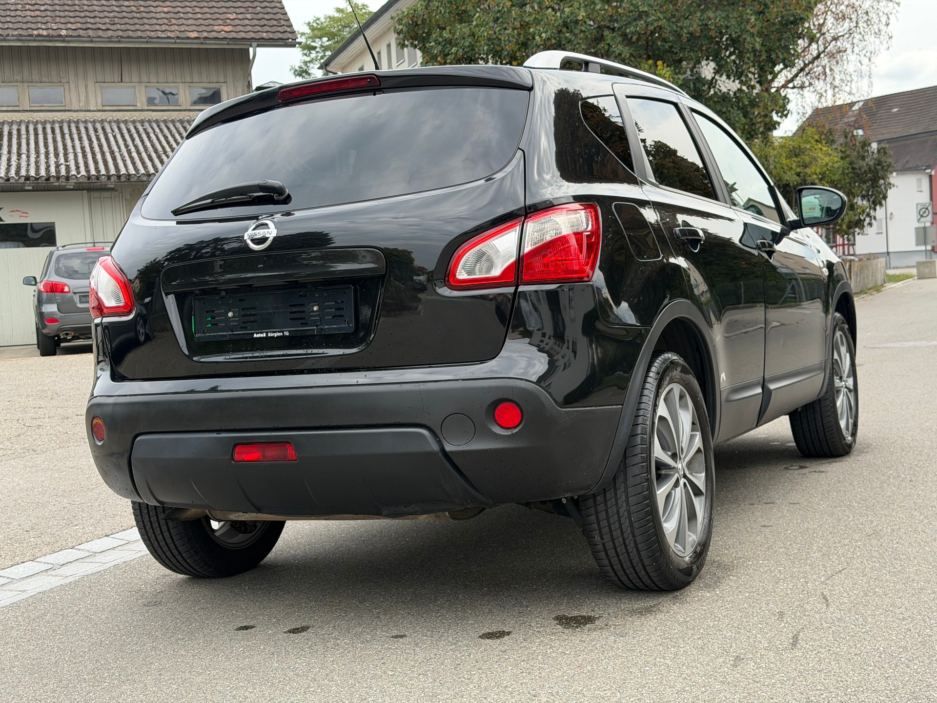 NISSAN Qashqai 2.0 dCi 4WD tekna-image-6