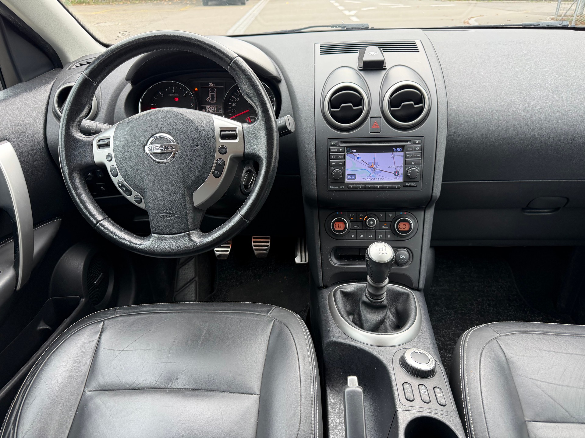 NISSAN Qashqai 2.0 dCi 4WD tekna-image-9