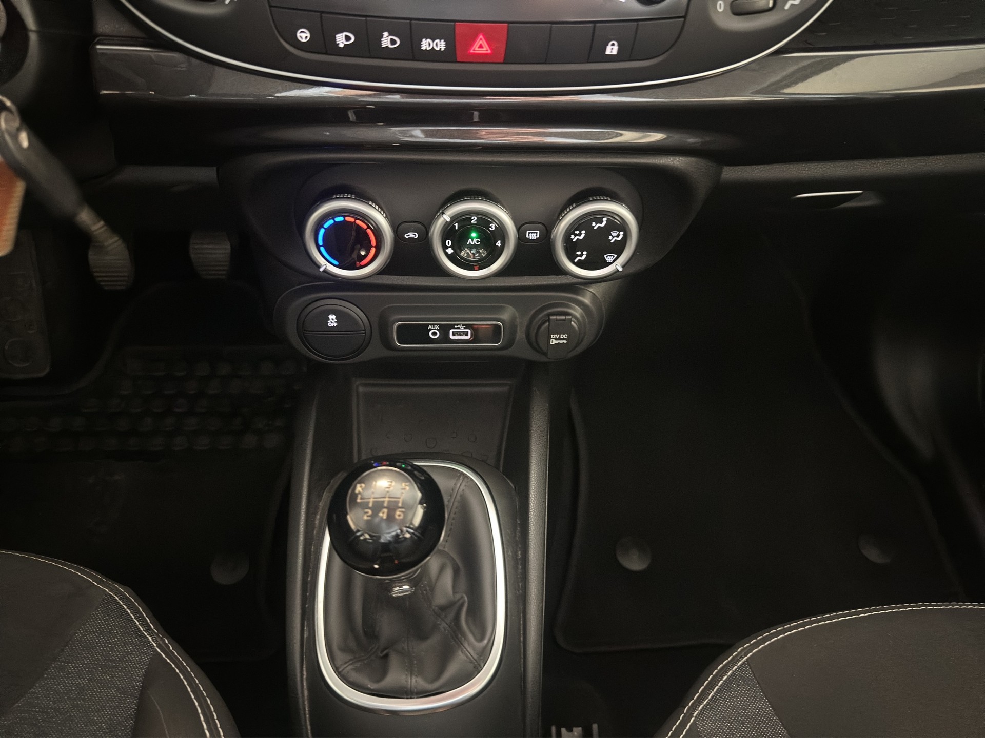 FIAT 500L 1.4 TB 16V Lounge-image-13