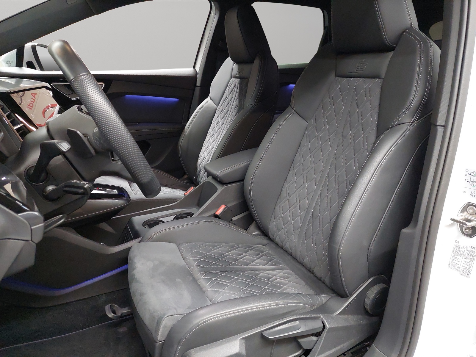 AUDI Q4 e-tron 50 quattro-image-5