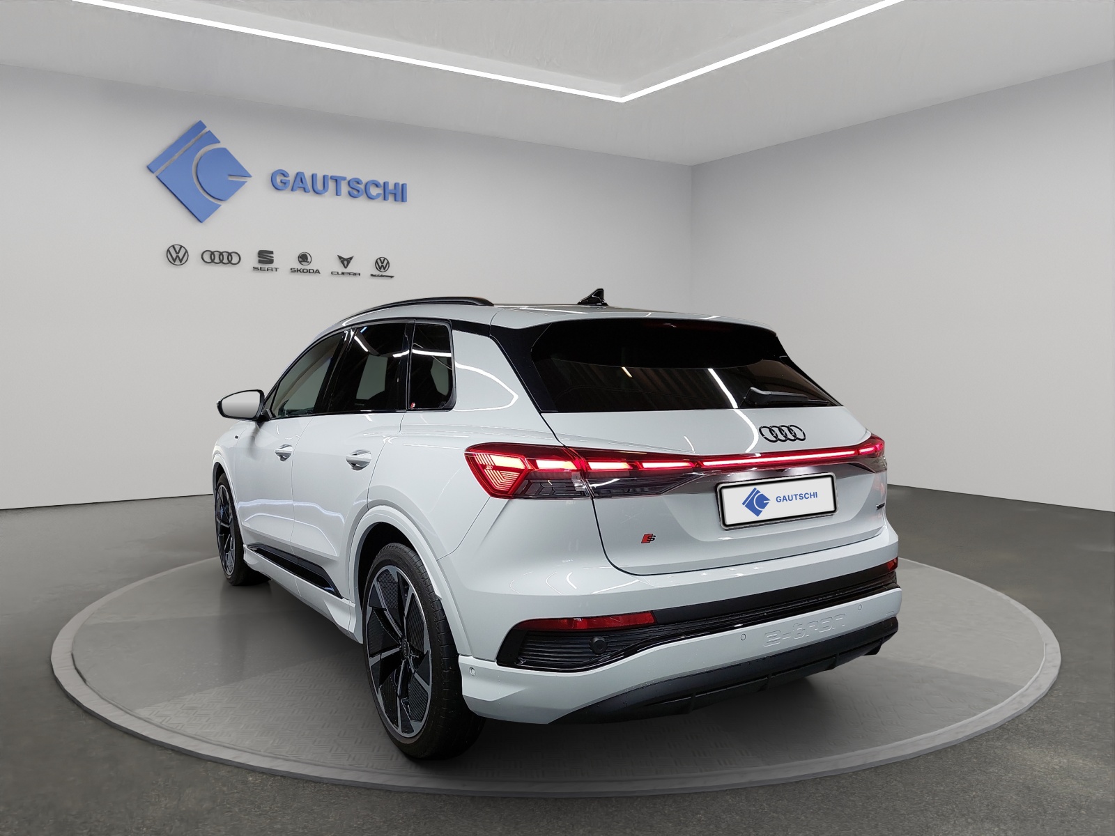 AUDI Q4 e-tron 50 quattro-image-2