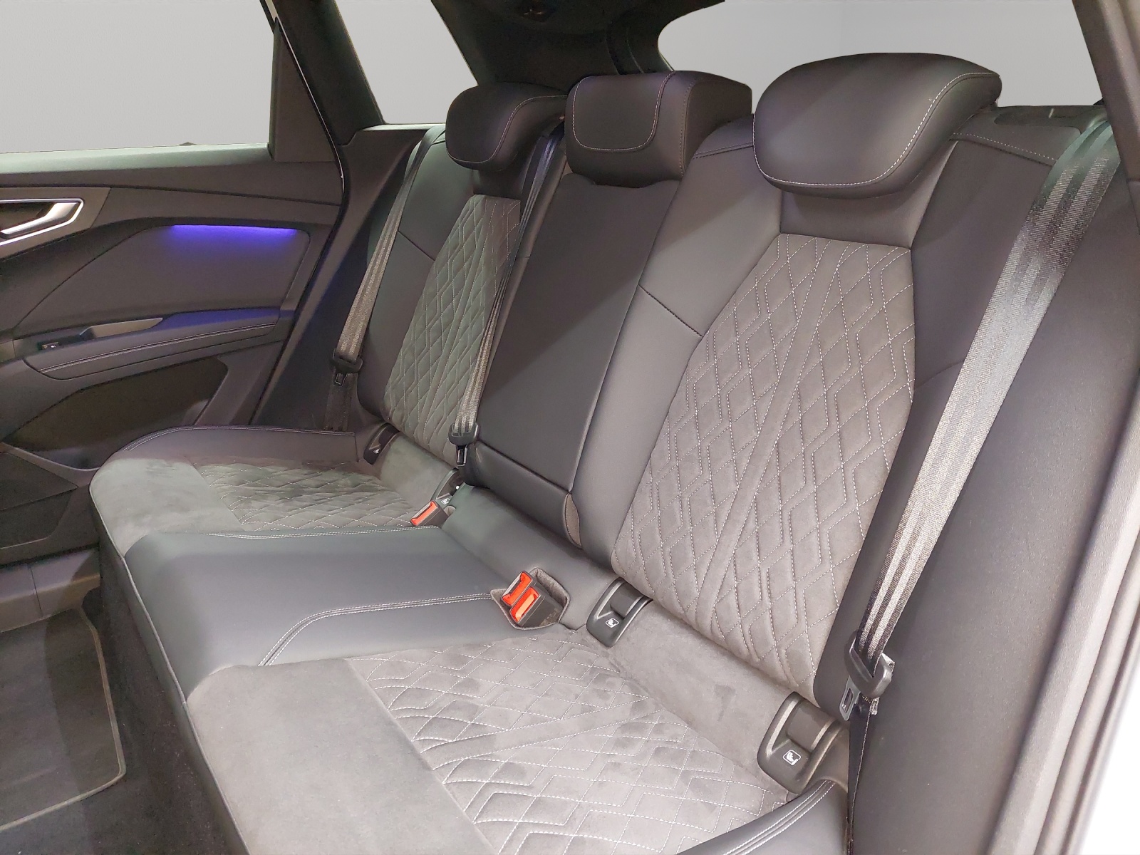AUDI Q4 e-tron 50 quattro-image-7
