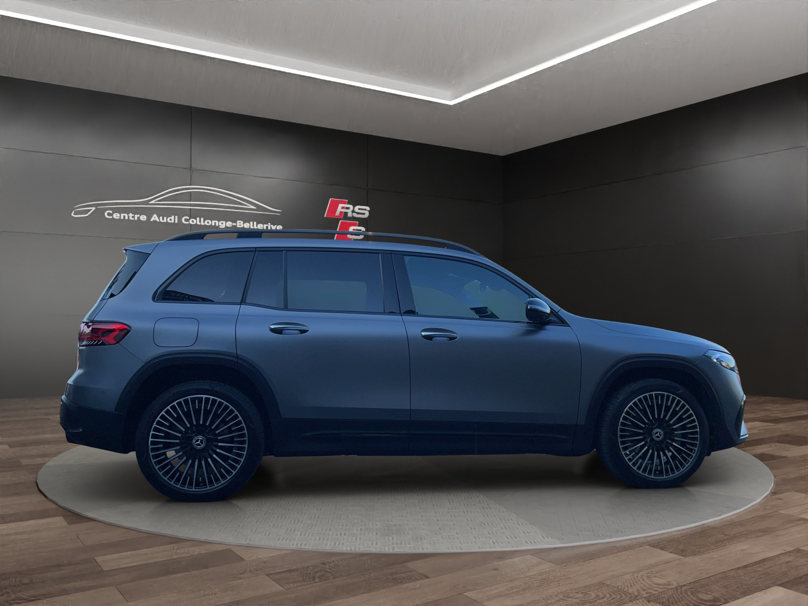 MERCEDES-BENZ EQB 300 AMG Line 4Matic-image-6