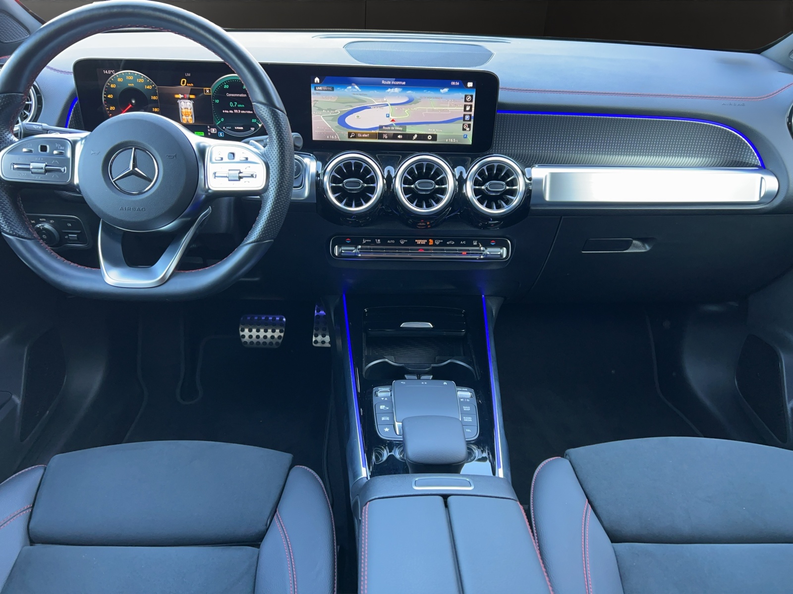 MERCEDES-BENZ EQB 300 AMG Line 4Matic-image-13