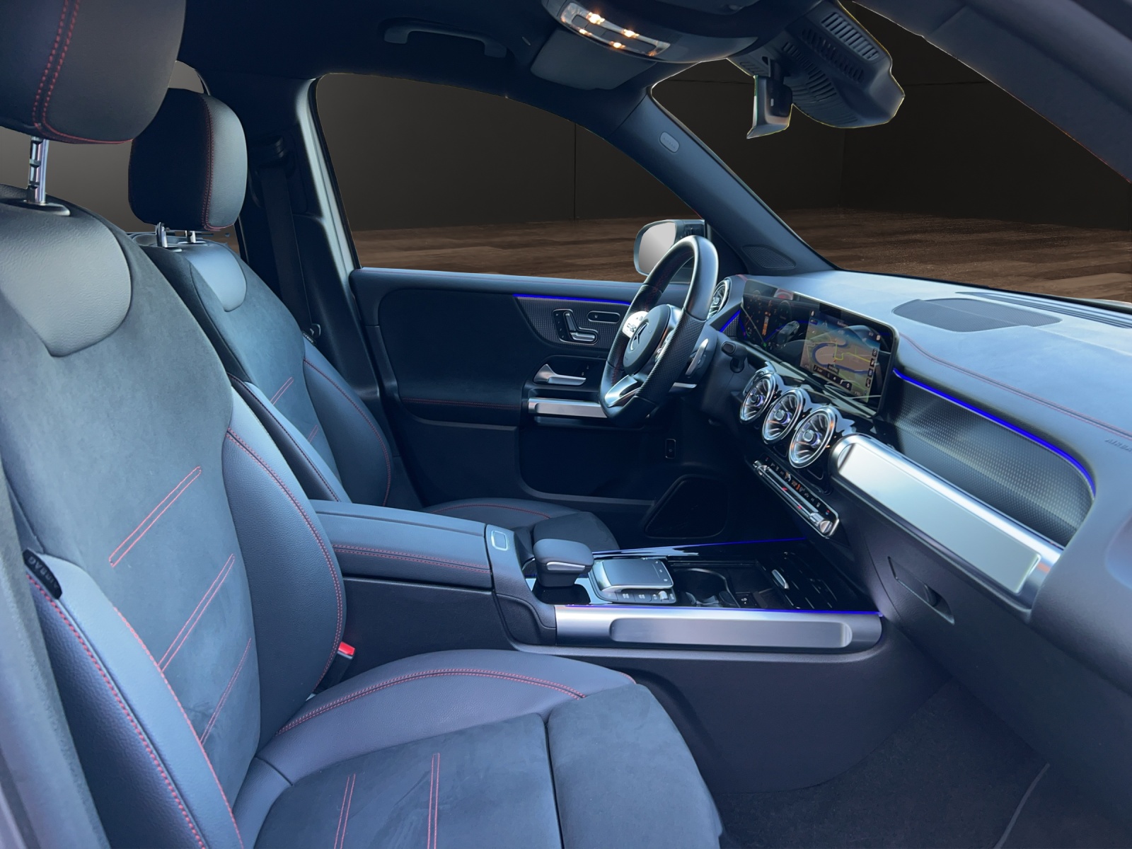MERCEDES-BENZ EQB 300 AMG Line 4Matic-image-15