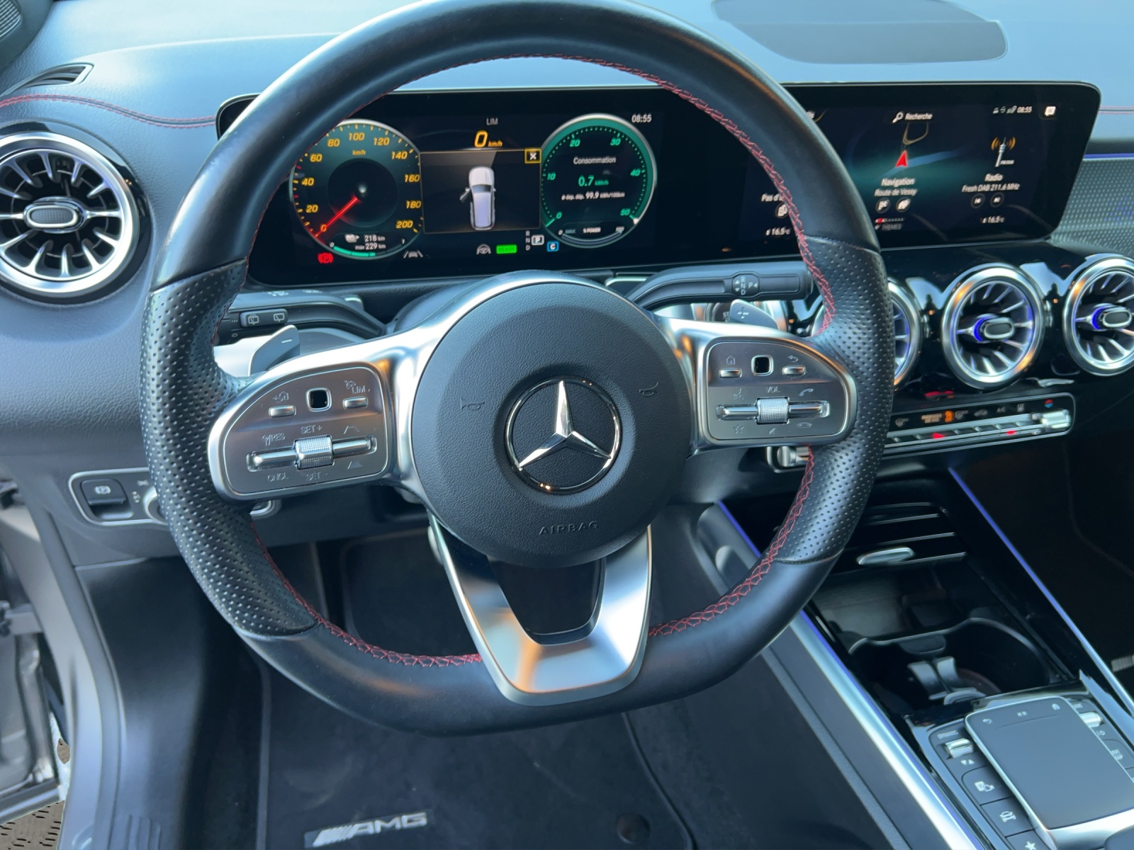 MERCEDES-BENZ EQB 300 AMG Line 4Matic-image-9