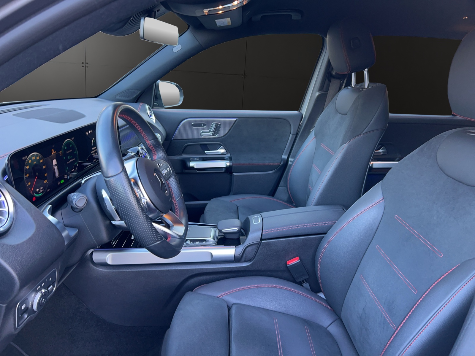 MERCEDES-BENZ EQB 300 AMG Line 4Matic-image-8