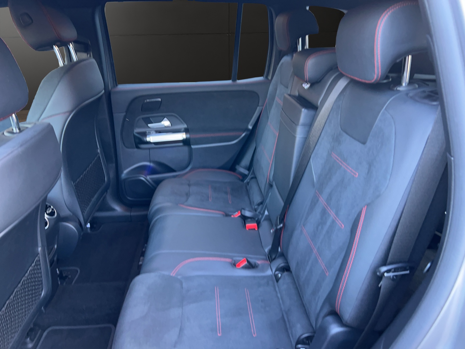 MERCEDES-BENZ EQB 300 AMG Line 4Matic-image-11