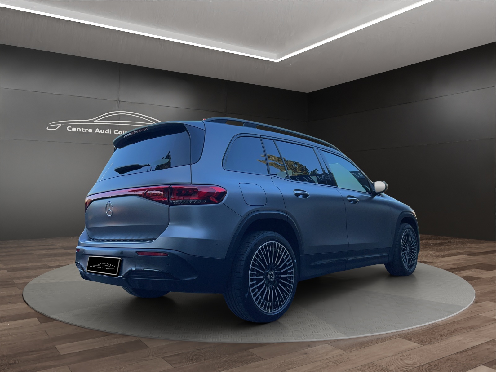 MERCEDES-BENZ EQB 300 AMG Line 4Matic-image-5