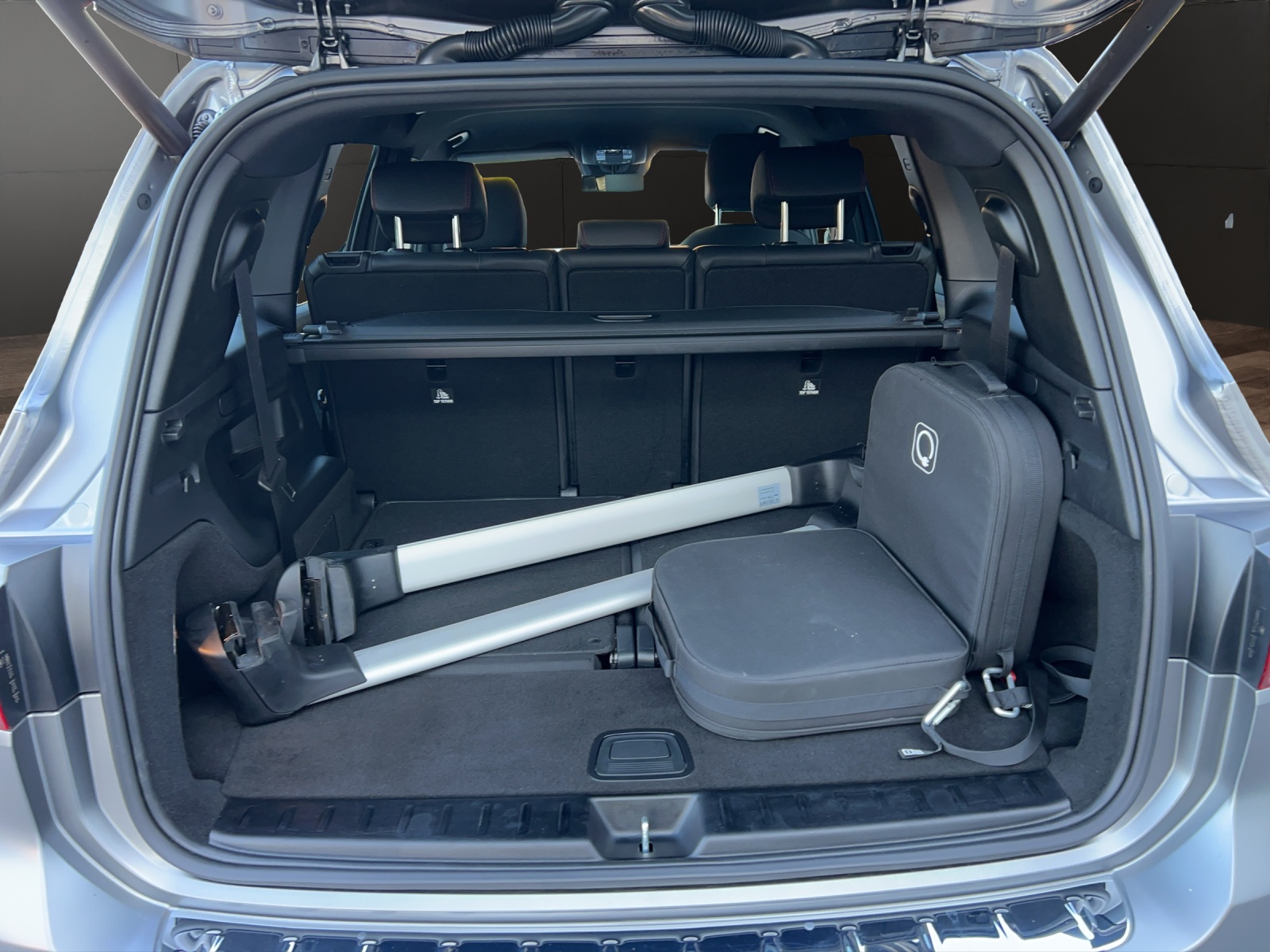 MERCEDES-BENZ EQB 300 AMG Line 4Matic-image-17