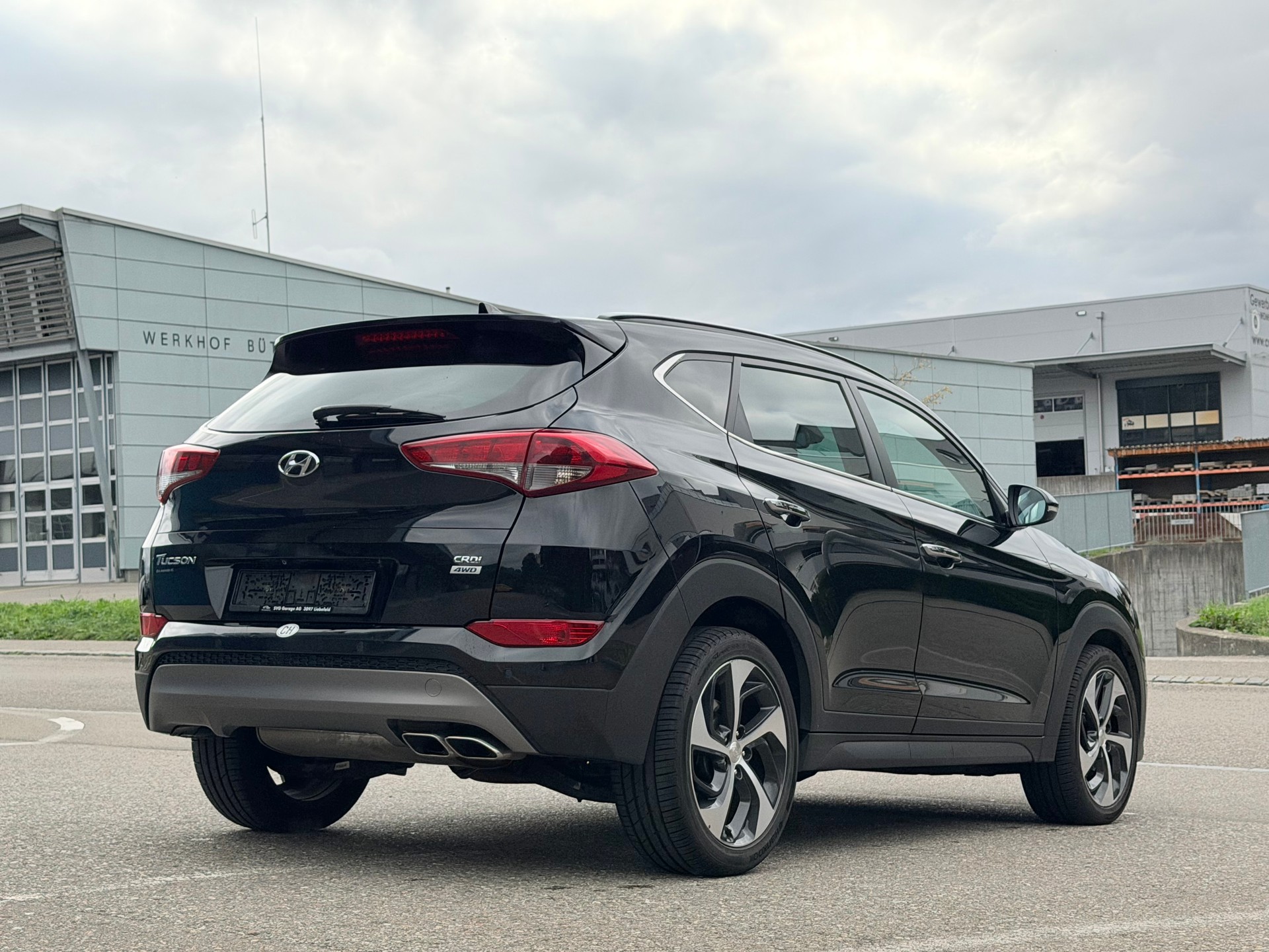 HYUNDAI Tucson 2.0 CRDI Vertex 4WD Automatic / PANORAMADACH / KAMERA / 8 FACH / FRISCH AB MFK-showroom-element-3