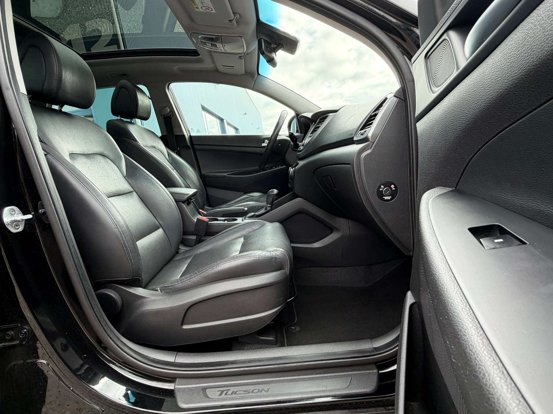 HYUNDAI Tucson 2.0 CRDI Vertex 4WD Automatic / PANORAMADACH / KAMERA / 8 FACH / FRISCH AB MFK-image-8