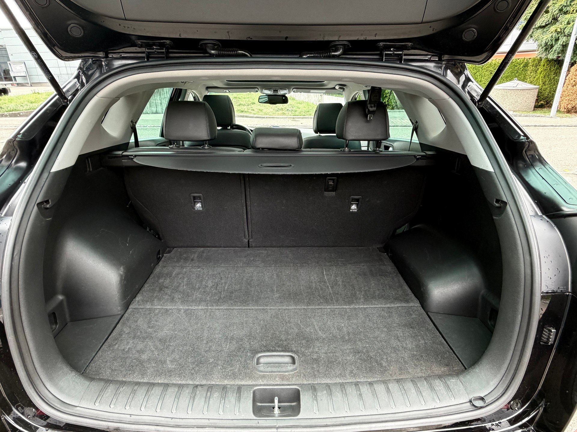 HYUNDAI Tucson 2.0 CRDI Vertex 4WD Automatic / PANORAMADACH / KAMERA / 8 FACH / FRISCH AB MFK-image-17