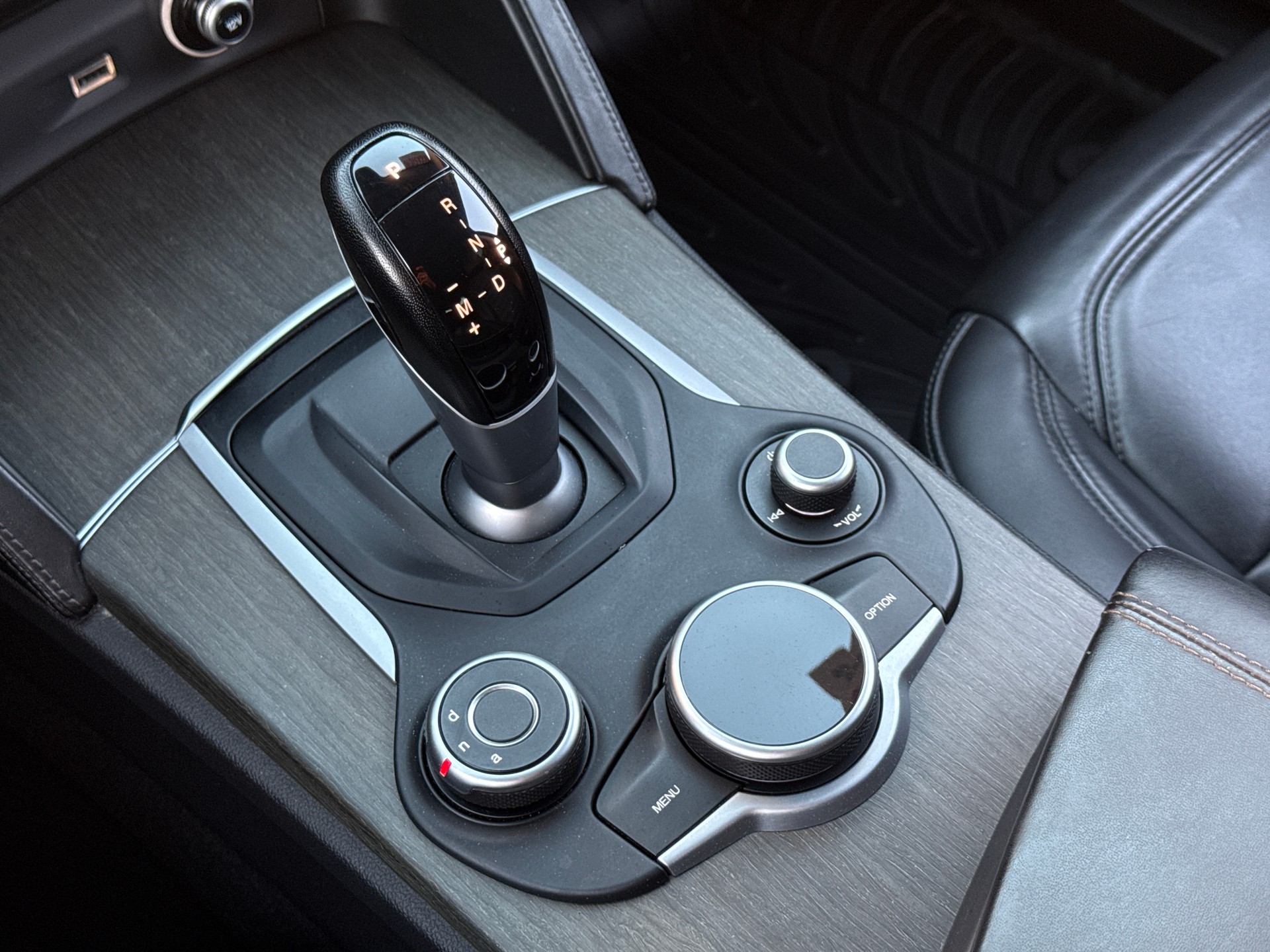 ALFA ROMEO Stelvio 2.0 Super Q4 Automatic-image-9