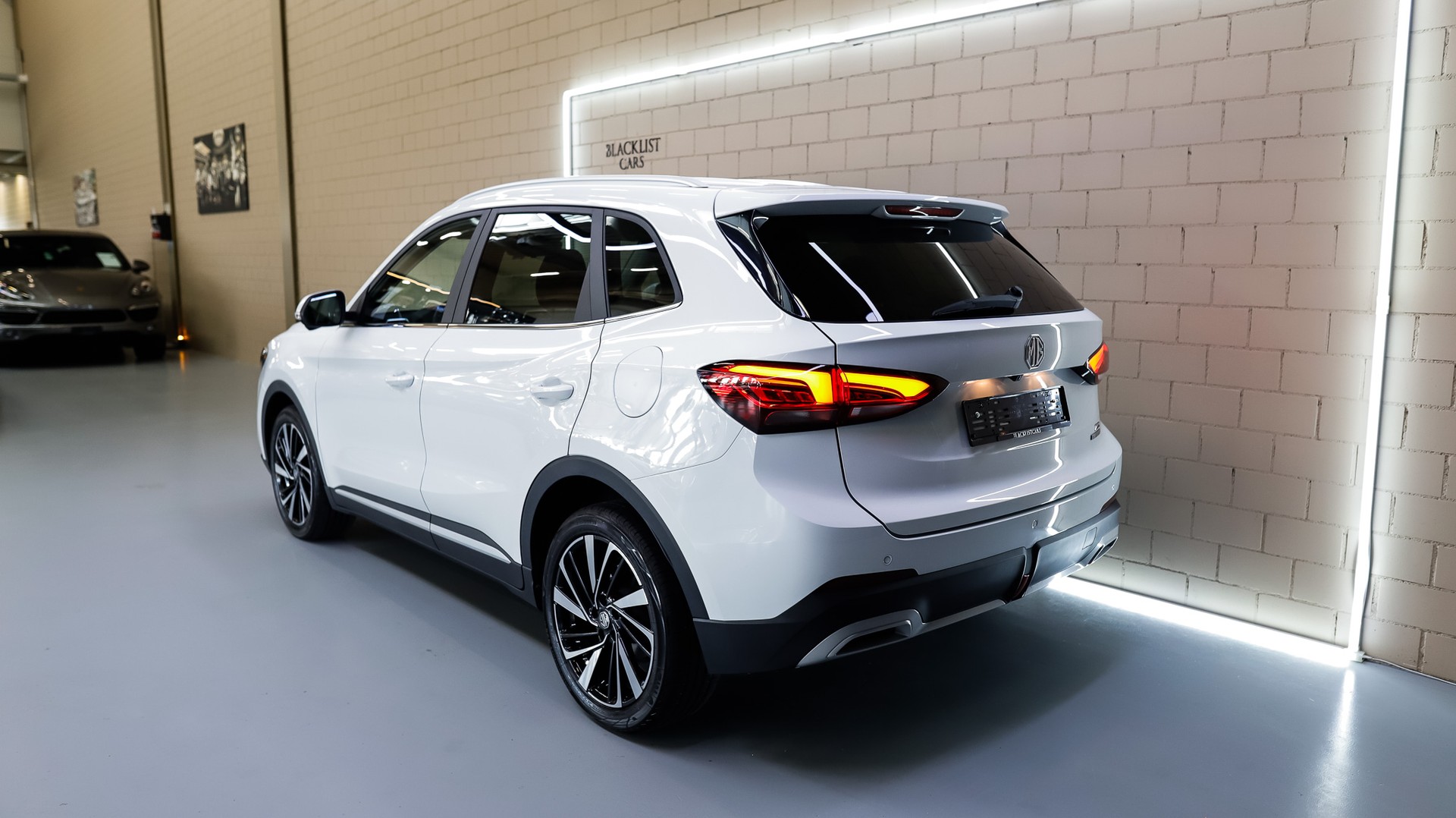 MG ZS 1.5 HEV Luxury Vollhybrid-image-3