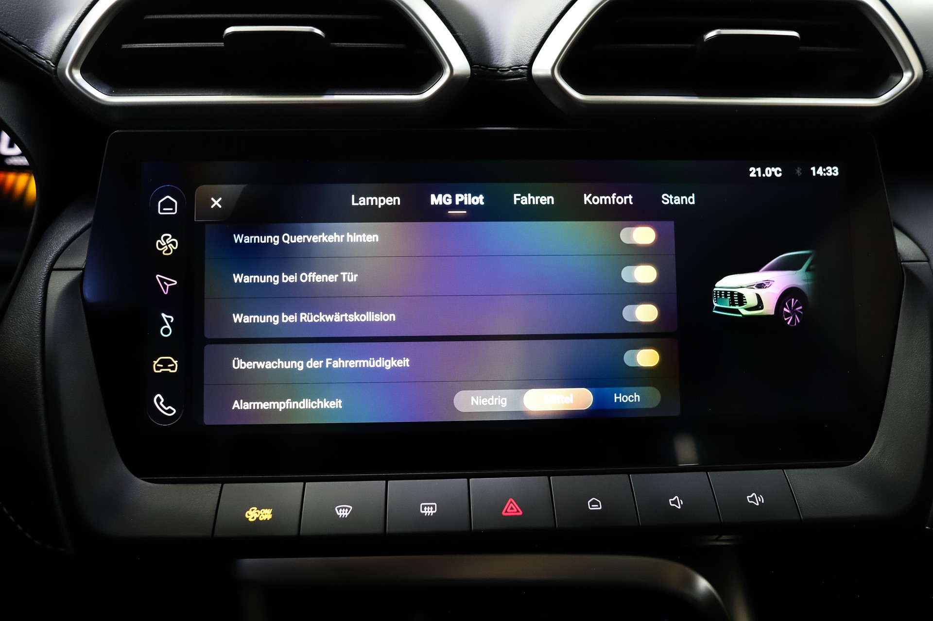 MG ZS 1.5 HEV Luxury Vollhybrid-image-15