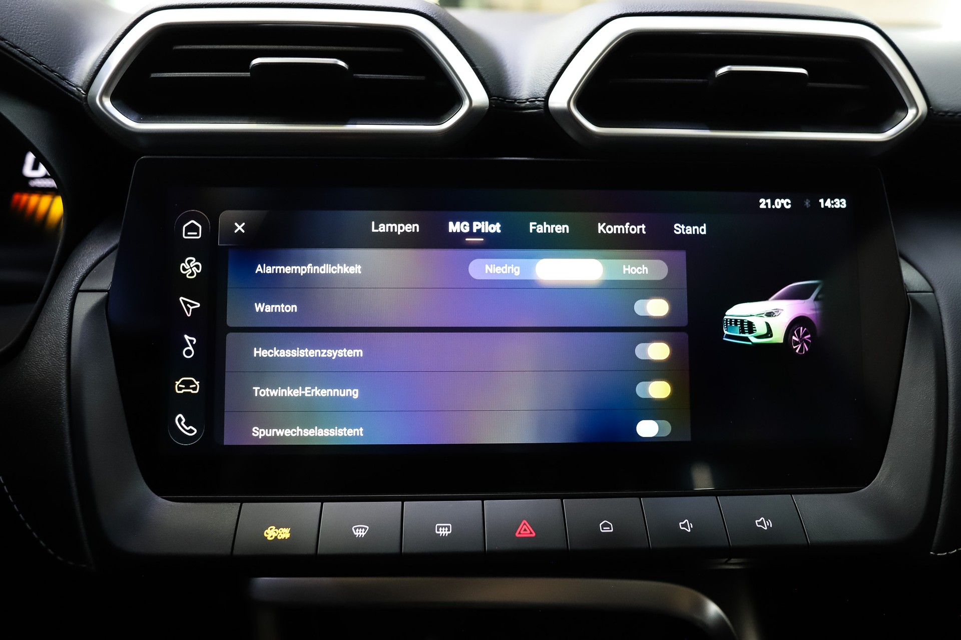 MG ZS 1.5 HEV Luxury Vollhybrid-image-17