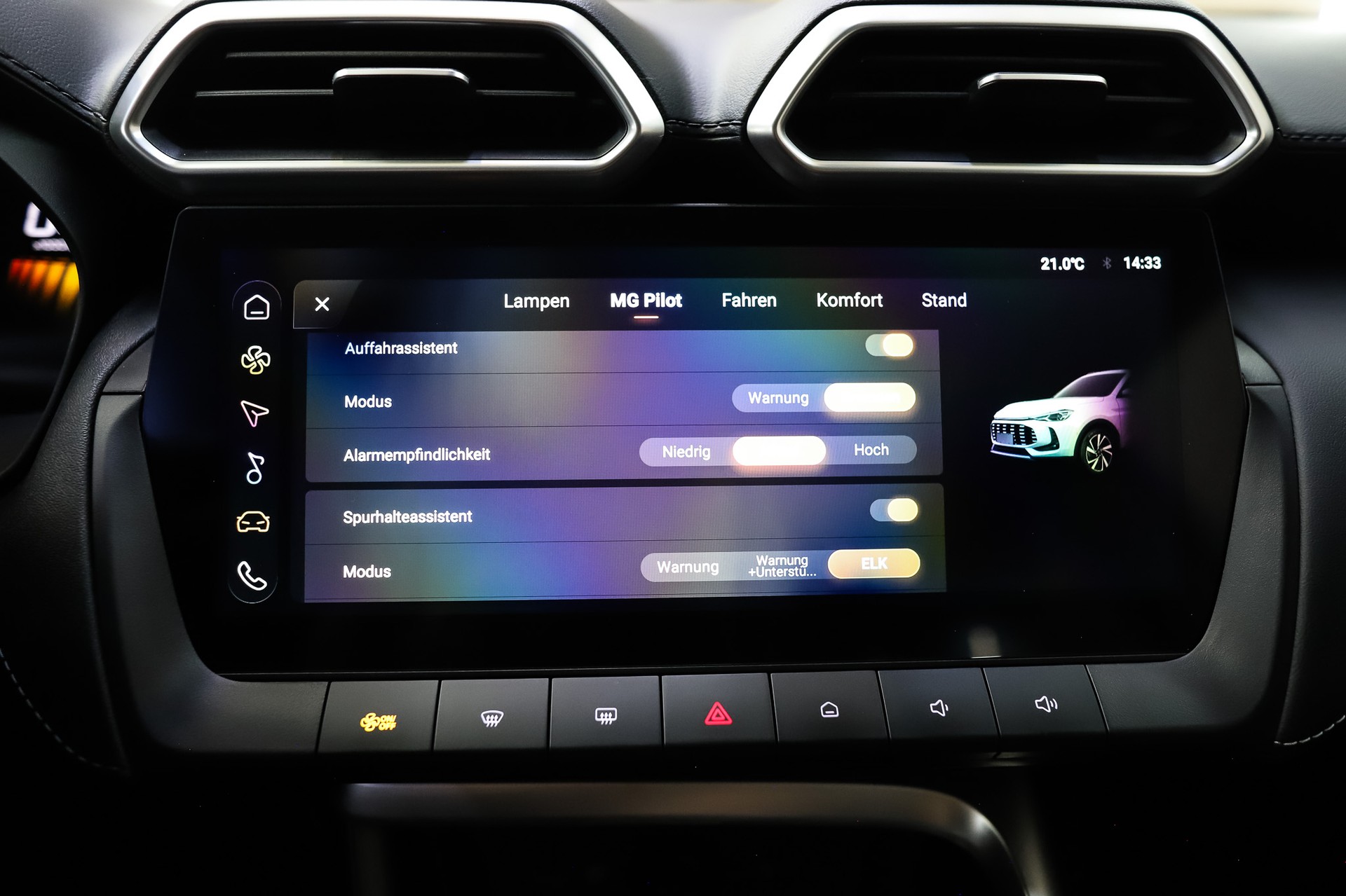 MG ZS 1.5 HEV Luxury Vollhybrid-image-14