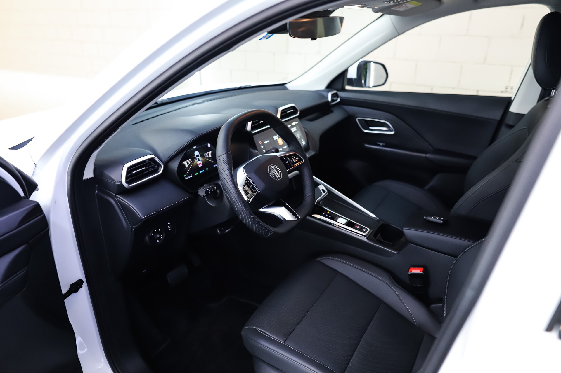 MG ZS 1.5 HEV Luxury Vollhybrid-image-5