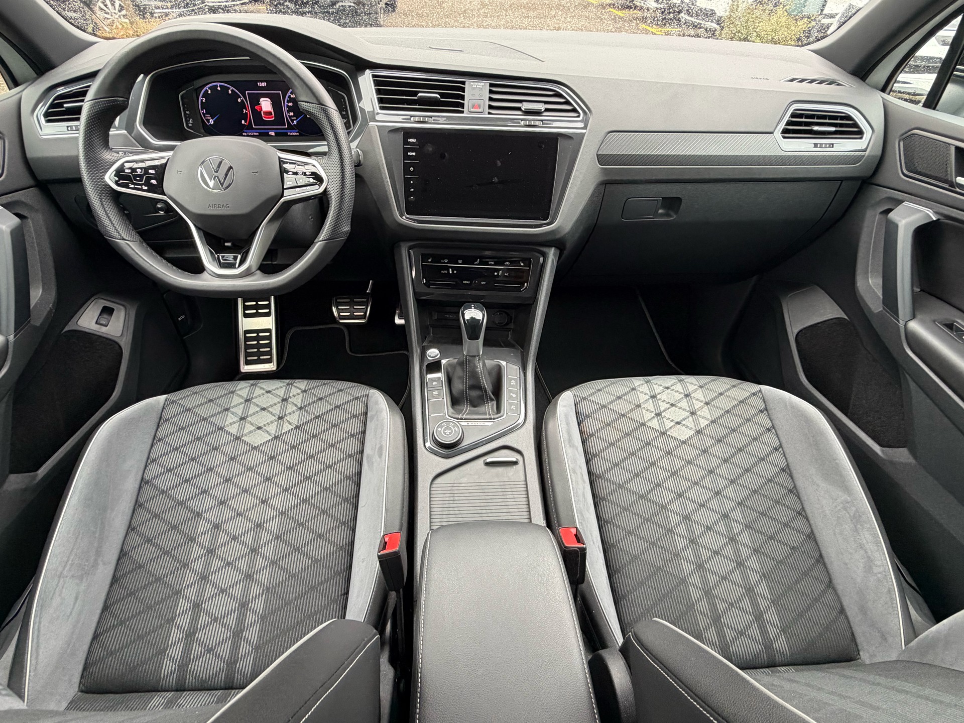VW Tiguan 2.0TSI R-Line 4Motion DSG-image-12
