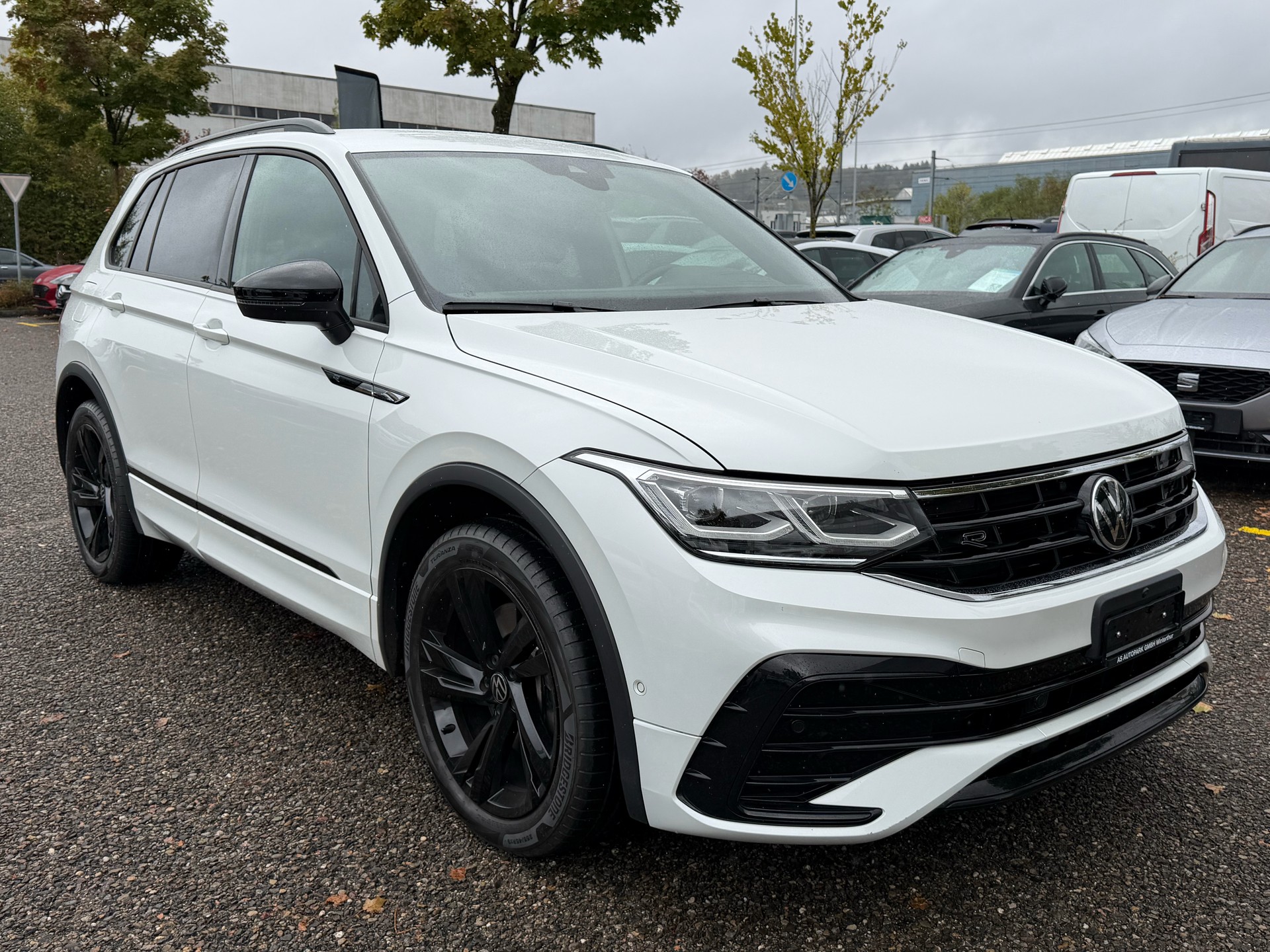 VW Tiguan 2.0TSI R-Line 4Motion DSG-image-2