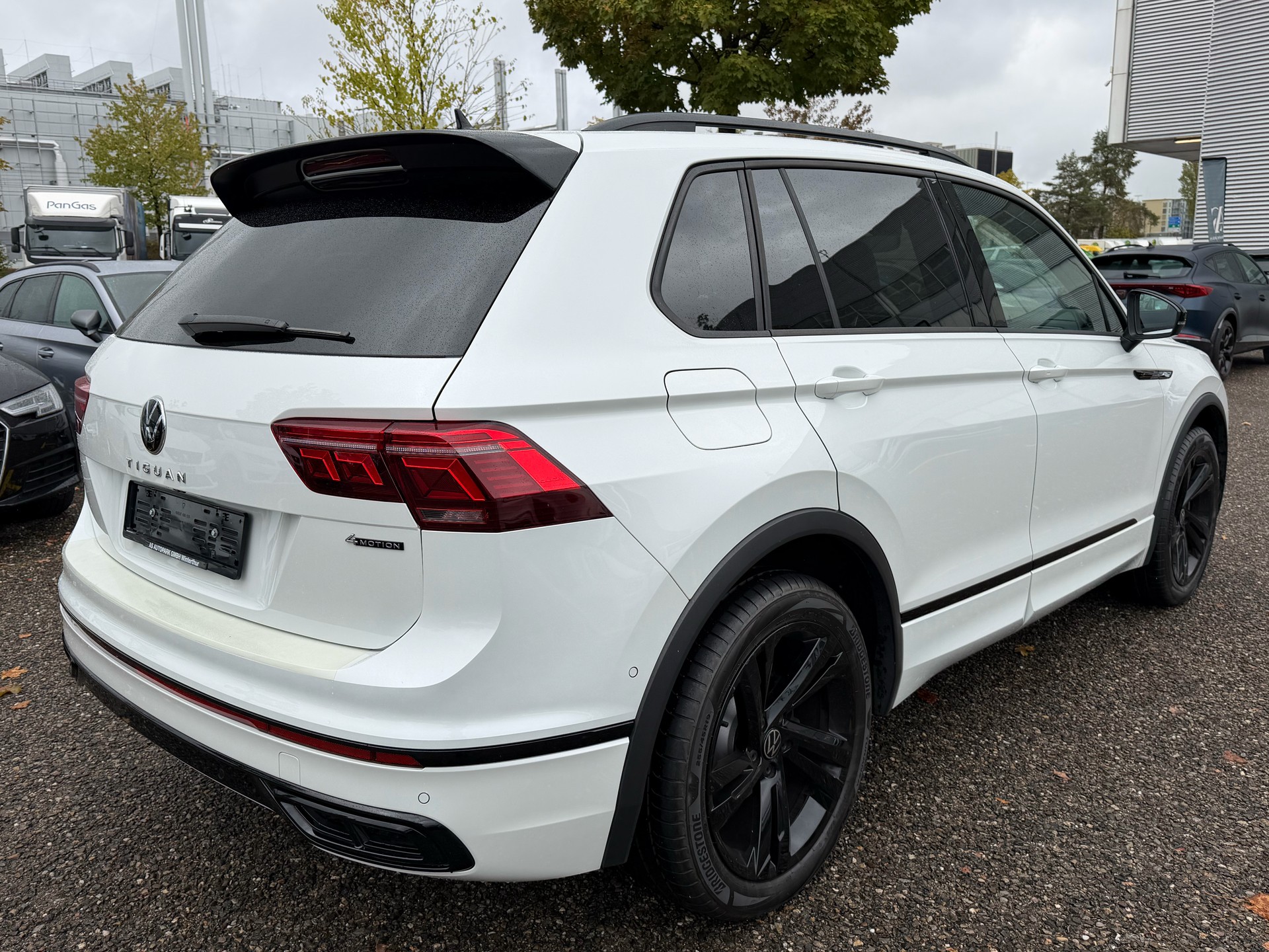 VW Tiguan 2.0TSI R-Line 4Motion DSG-image-4