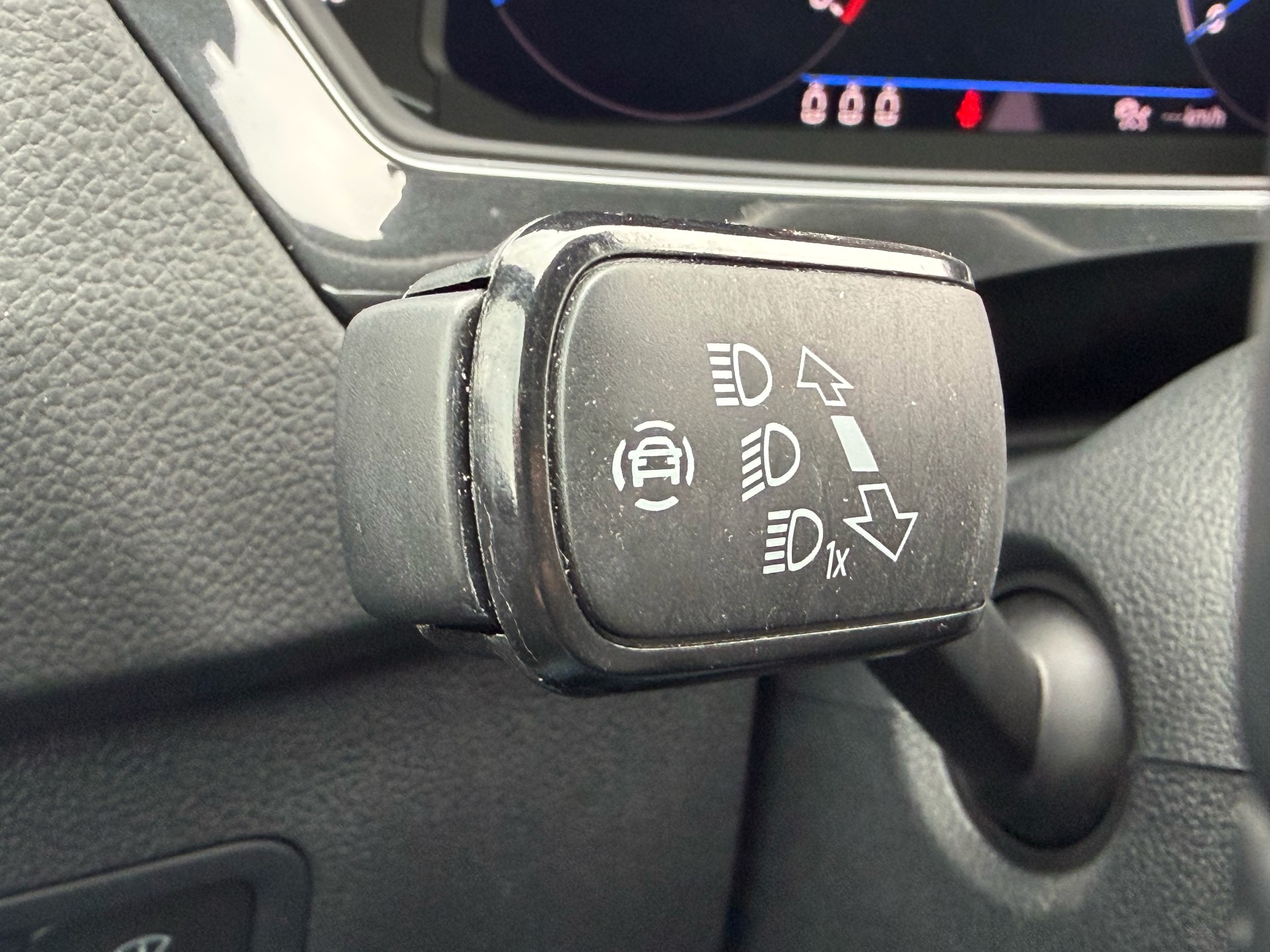 VW Tiguan 2.0TSI R-Line 4Motion DSG-image-16