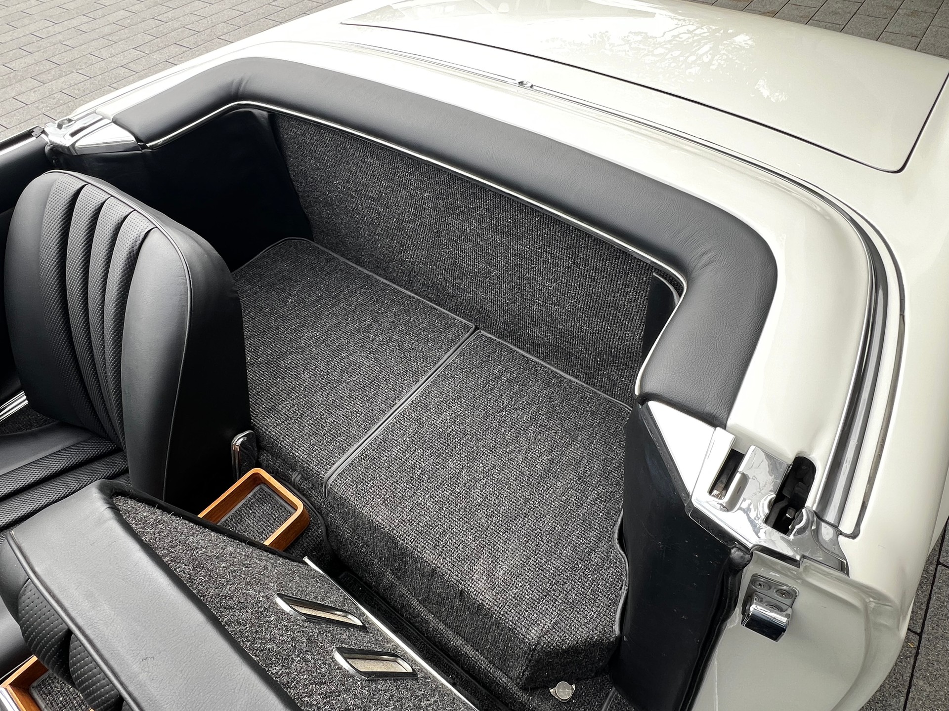 MERCEDES-BENZ 230 SL Pagode, CH Auslieferung-image-9