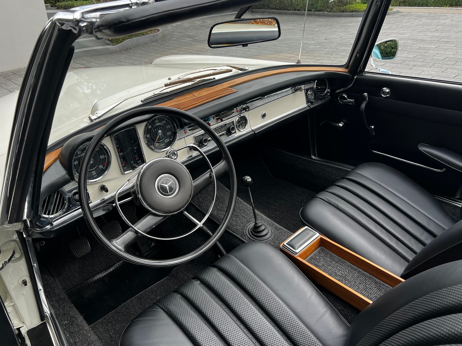 MERCEDES-BENZ 230 SL Pagode, CH Auslieferung-image-5