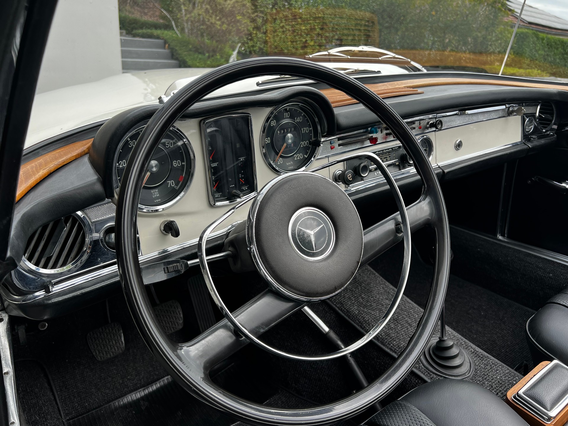 MERCEDES-BENZ 230 SL Pagode, CH Auslieferung-image-10