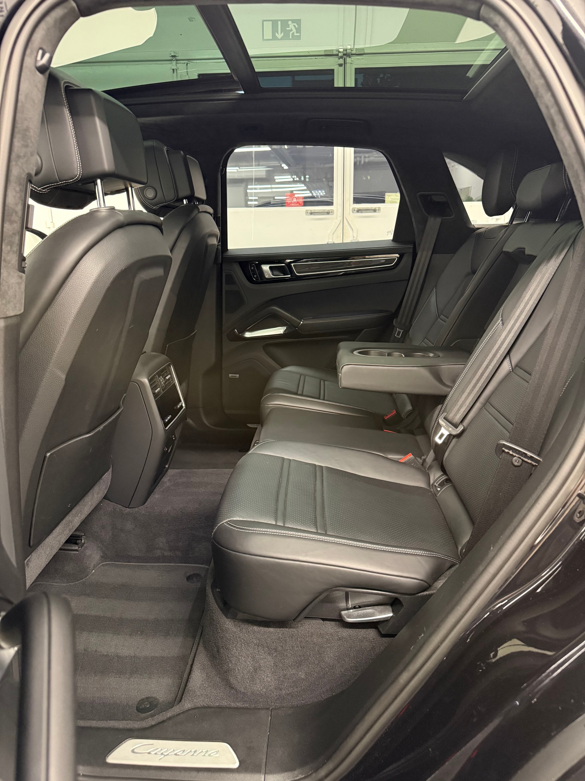 PORSCHE Cayenne Turbo-image-17