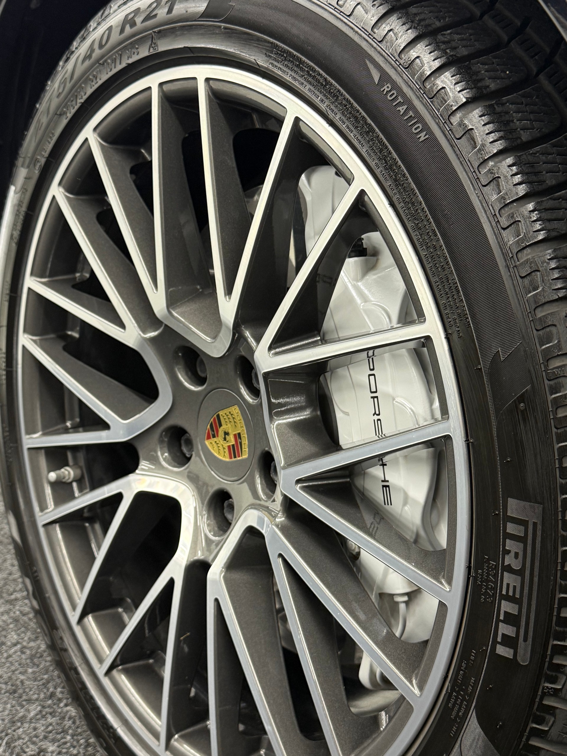 PORSCHE Cayenne Turbo-image-14