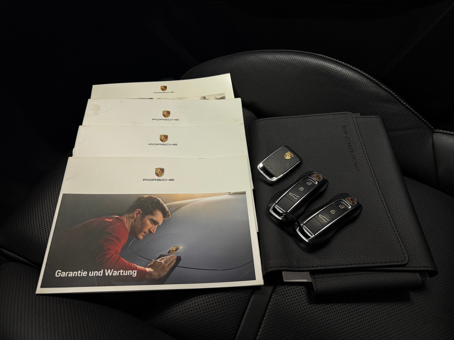 PORSCHE Cayenne Turbo-image-31