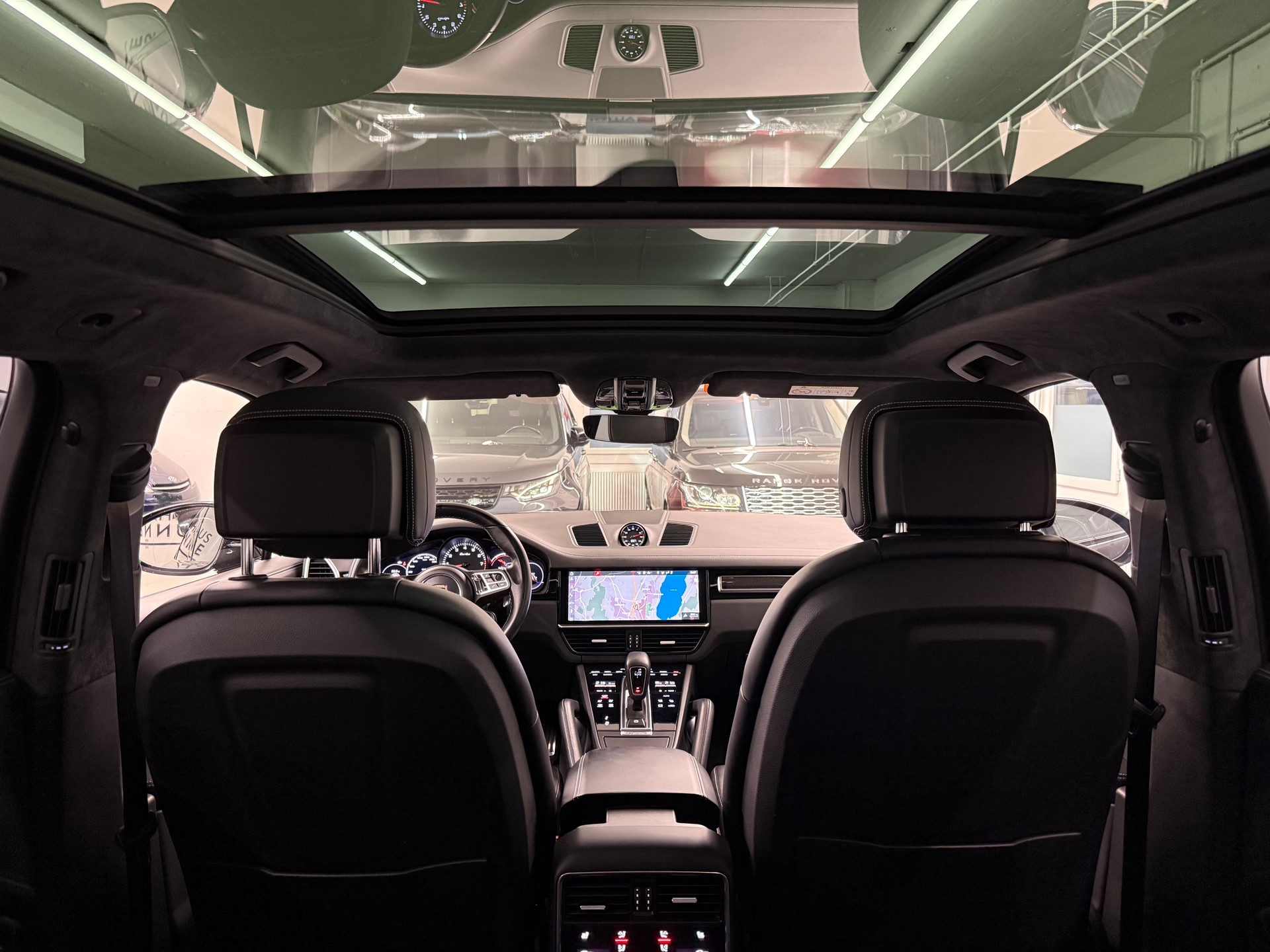 PORSCHE Cayenne Turbo-image-19