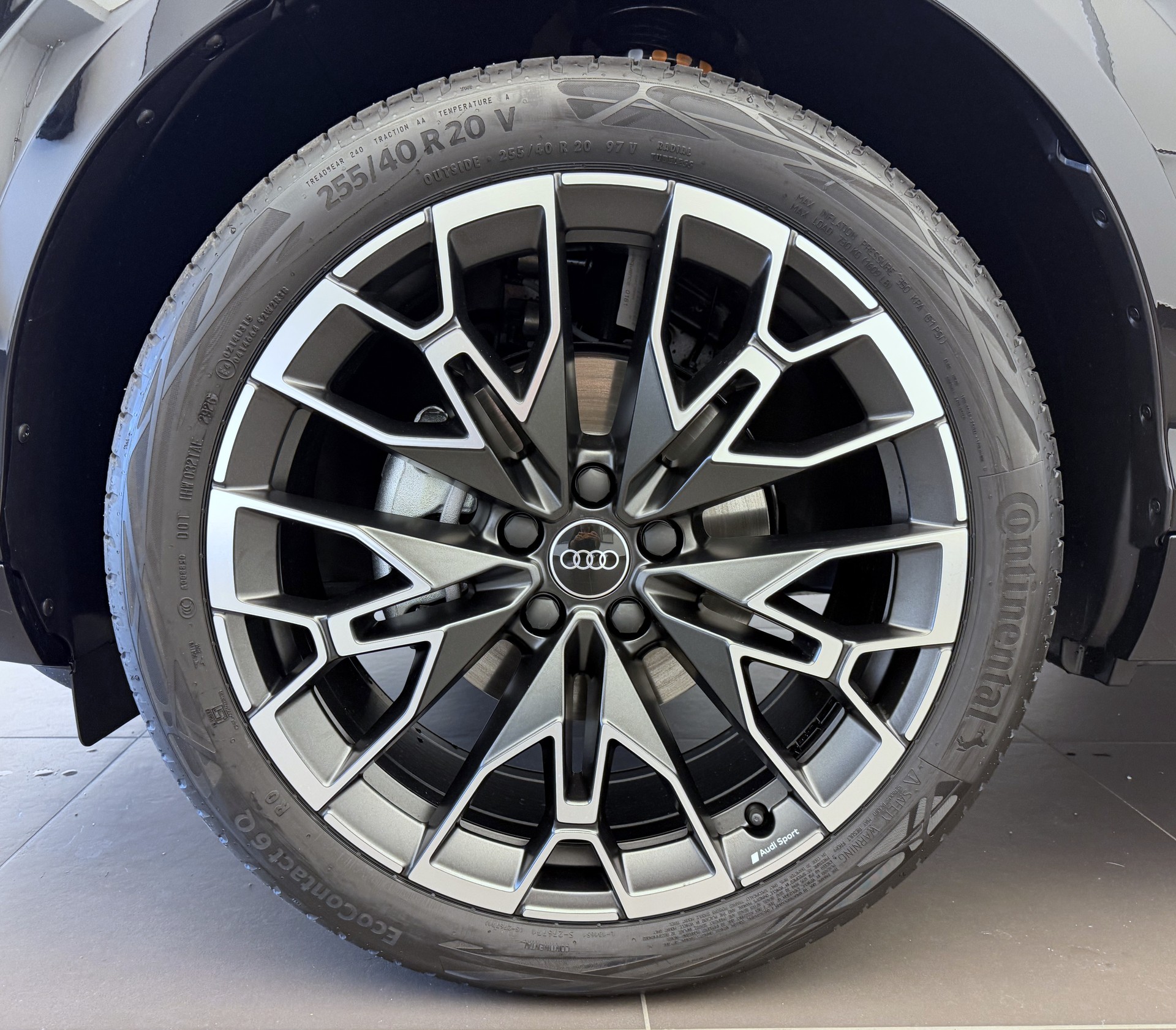 AUDI Q3 SUV 110 kW TFSI S tronic-image-2