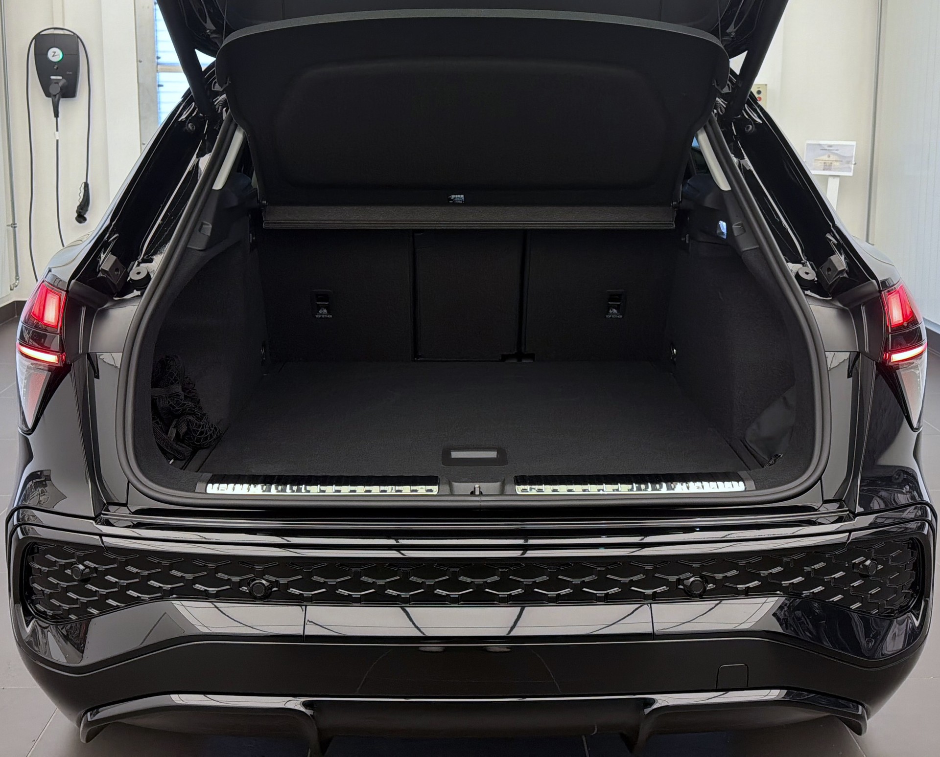 AUDI Q3 SUV 110 kW TFSI S tronic-image-21