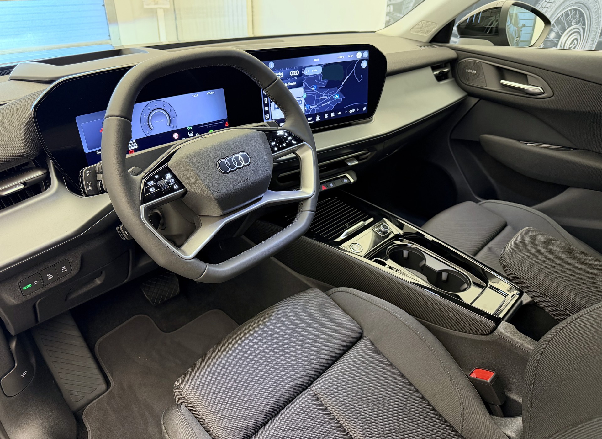 AUDI Q3 SUV 110 kW TFSI S tronic-image-7
