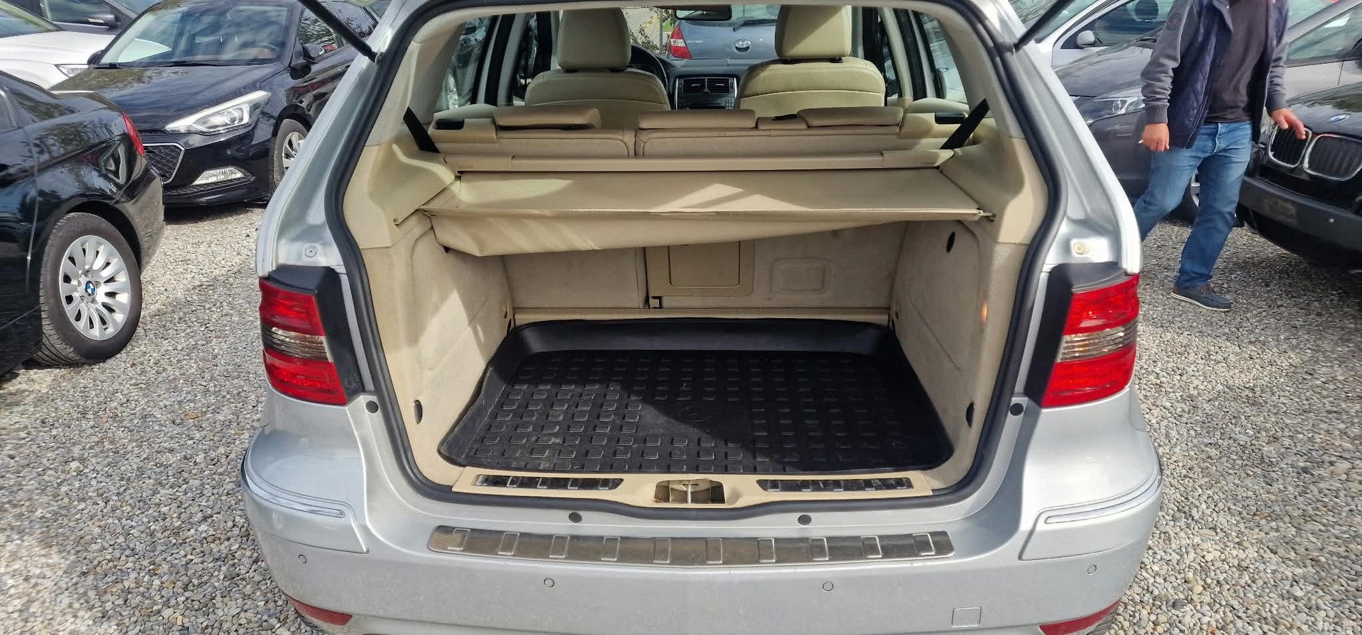 MERCEDES-BENZ B 200 CDI Autotronic-image-13