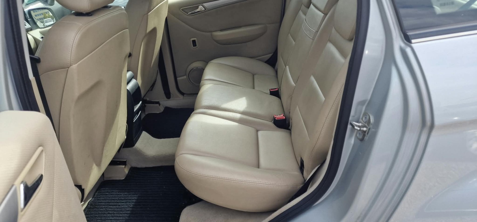 MERCEDES-BENZ B 200 CDI Autotronic-image-12