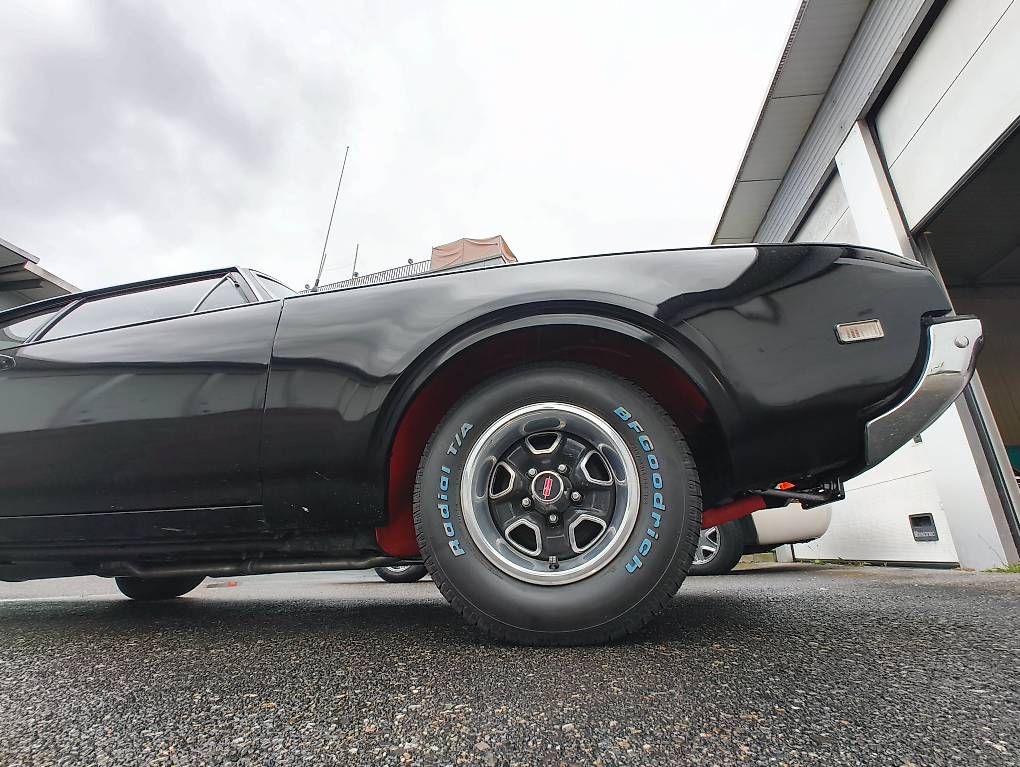 OLDSMOBILE CUTLASS-image-1