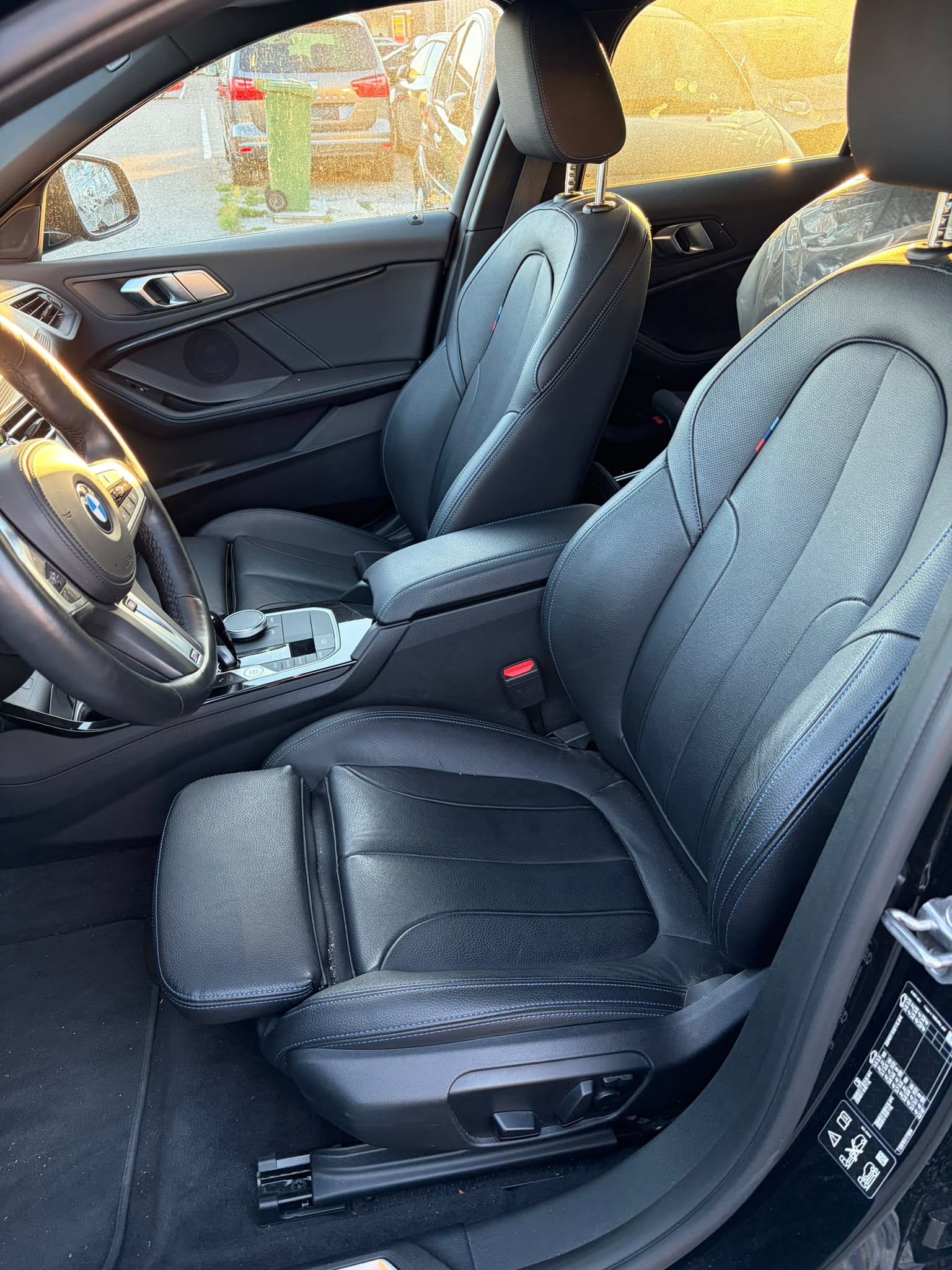 BMW 120d xDrive Steptronic M Sport-image-8