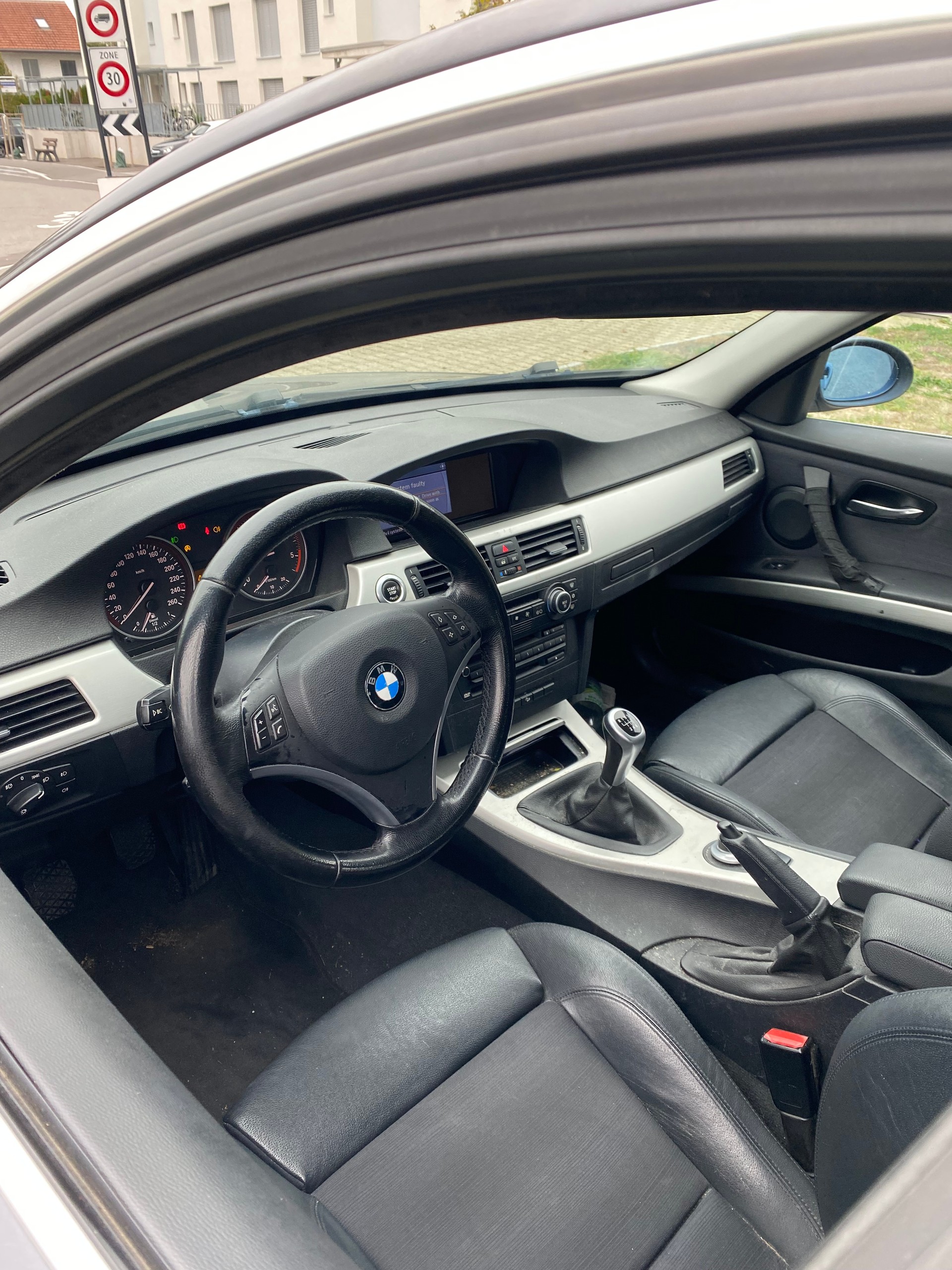 BMW 330xd Touring-image-2